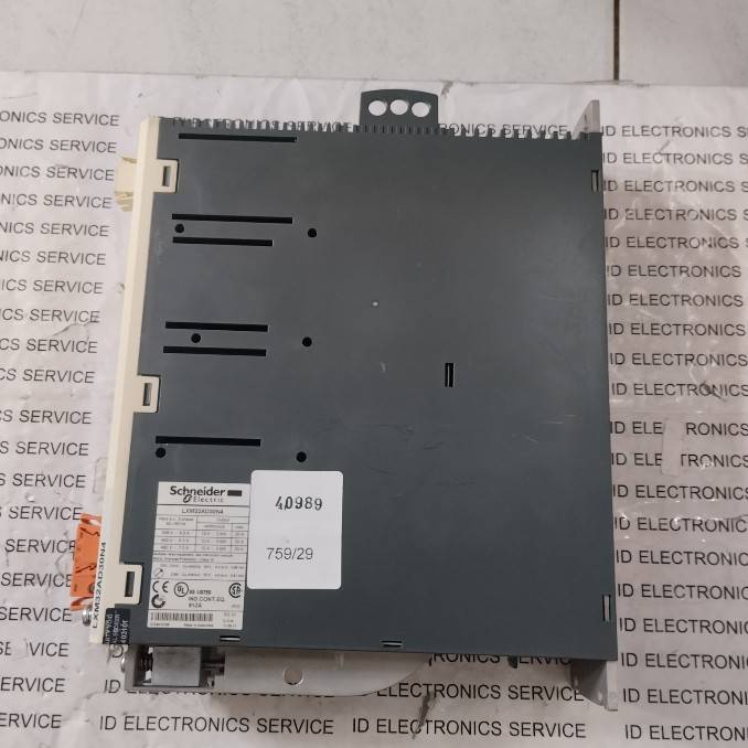 SERVO DRIVE " SCHNEIDER " MODEL : LXM32AD30N4