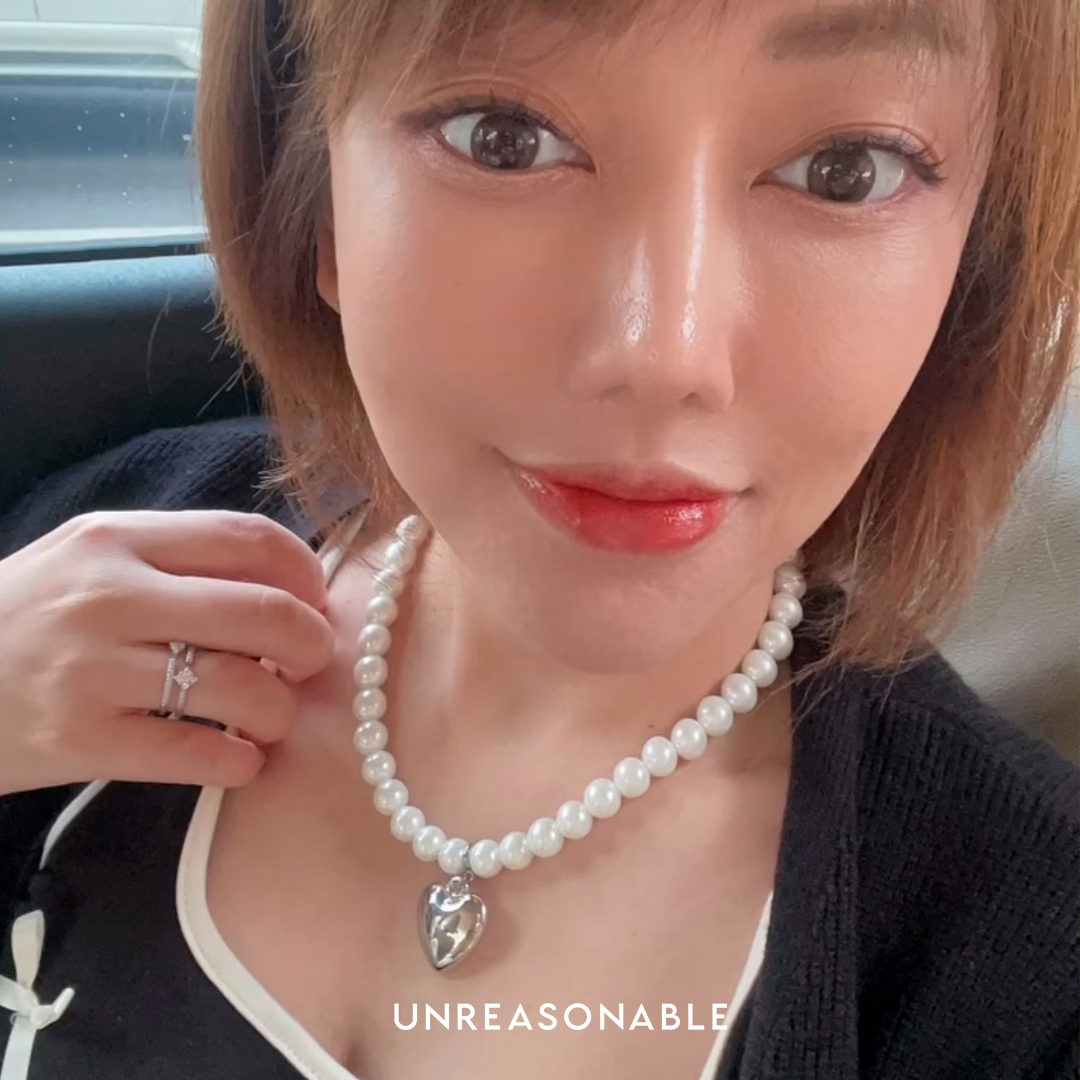 สร้อยคอมุกแก้ว ขนาด 10 mm. จี้หัวใจสีเงิน UA0883-01 Unreasonable Accessories