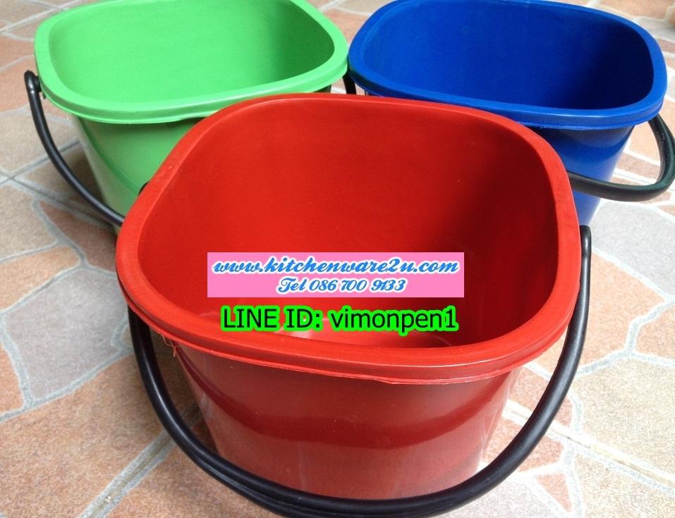 P03951 ถังน้ำเหลี่ยมหูหิ้ว 111 (19*19*15.5 cm) เหนียว ทน ราคาส่งต่อโหล: 12 ใบ (คลิ๊กที่สินค้าเพื่อดูรายละเอียด)
