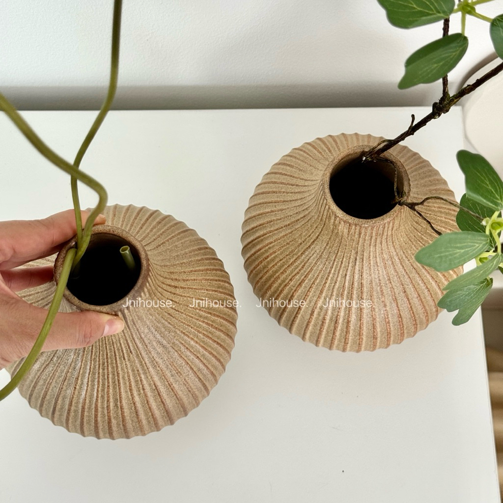 [พร้อมส่ง] Jnihouse : แจกันเซรามิกกลม (flower vase) ไม่รวมดอกไม้