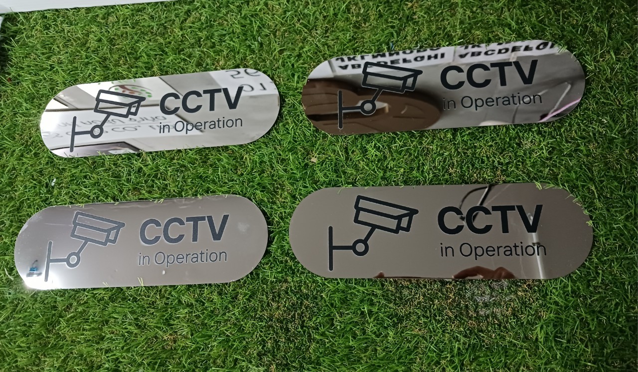 ป้ายเนมเพลต เเสตนเลสสีเงิน มิลเลอร์ สกรีนUV