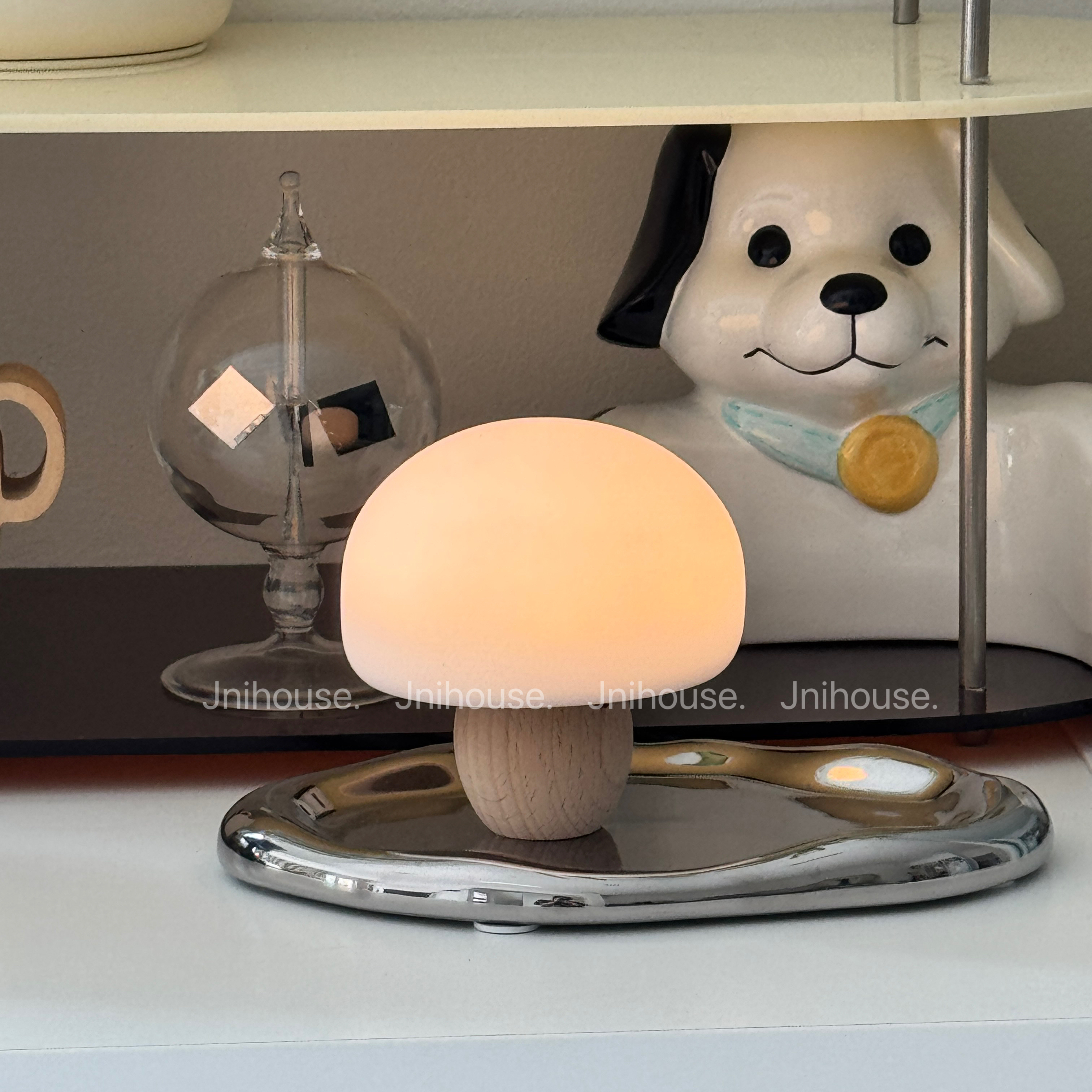 [พร้อมส่ง] Jnihouse : โคมไฟเห็ดนุ่มด้ามไม้แสงวอร์ม (Mushroom Lamp)