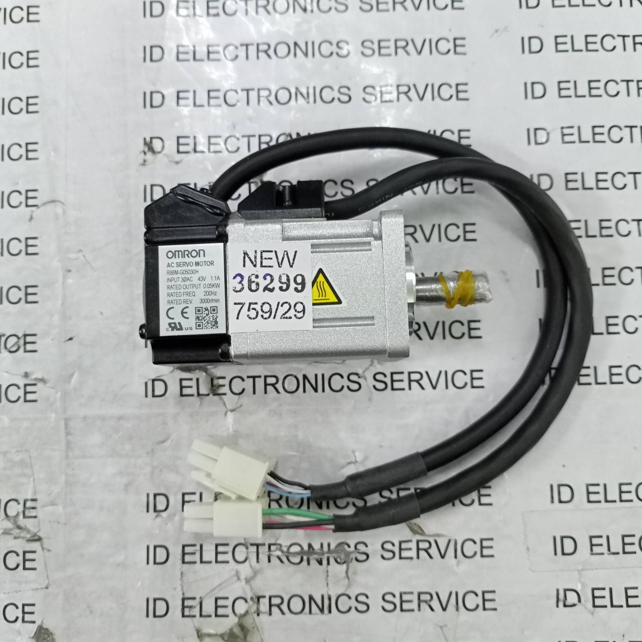 R88M-G05030H MOTOR "OMRON"