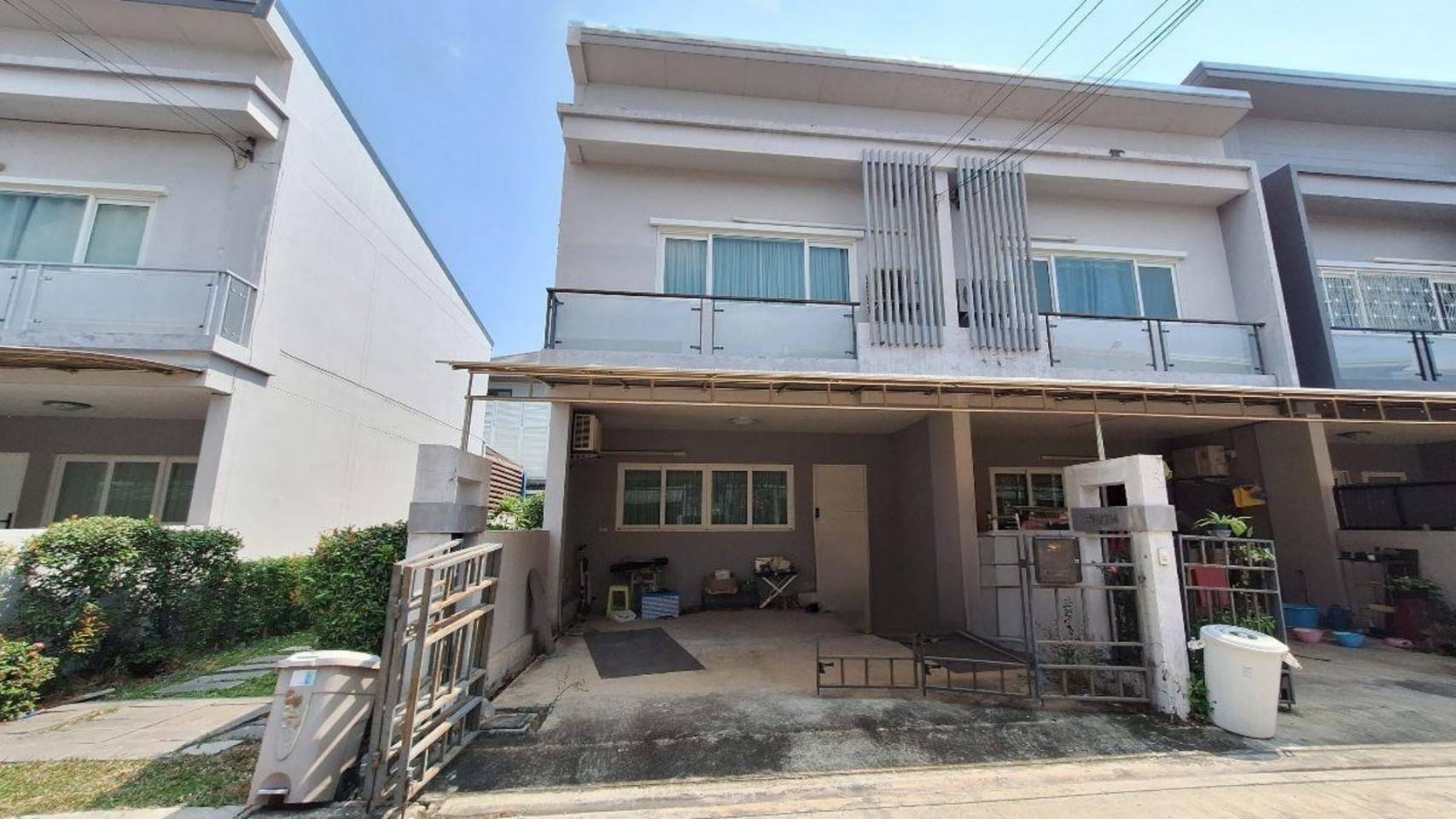 ขายทาวน์เฮ้าส์ หมู่บ้านดิ เอ็กซ์คลูซีฟ พัฒนาการ 44 (The Exclusive Village - Pattanakarn 44) (N.942)