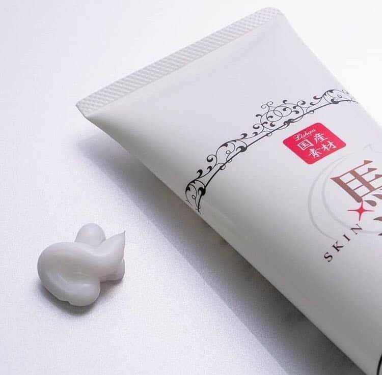 ครีมทาผิว LISHAN Bayu Horse Oil Skin Cream 200g.