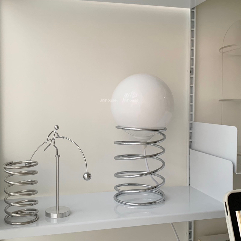 [พร้อมส่ง] Jnihouse : Lunar Spring Lamp โคมไฟตั้งโต๊ะ