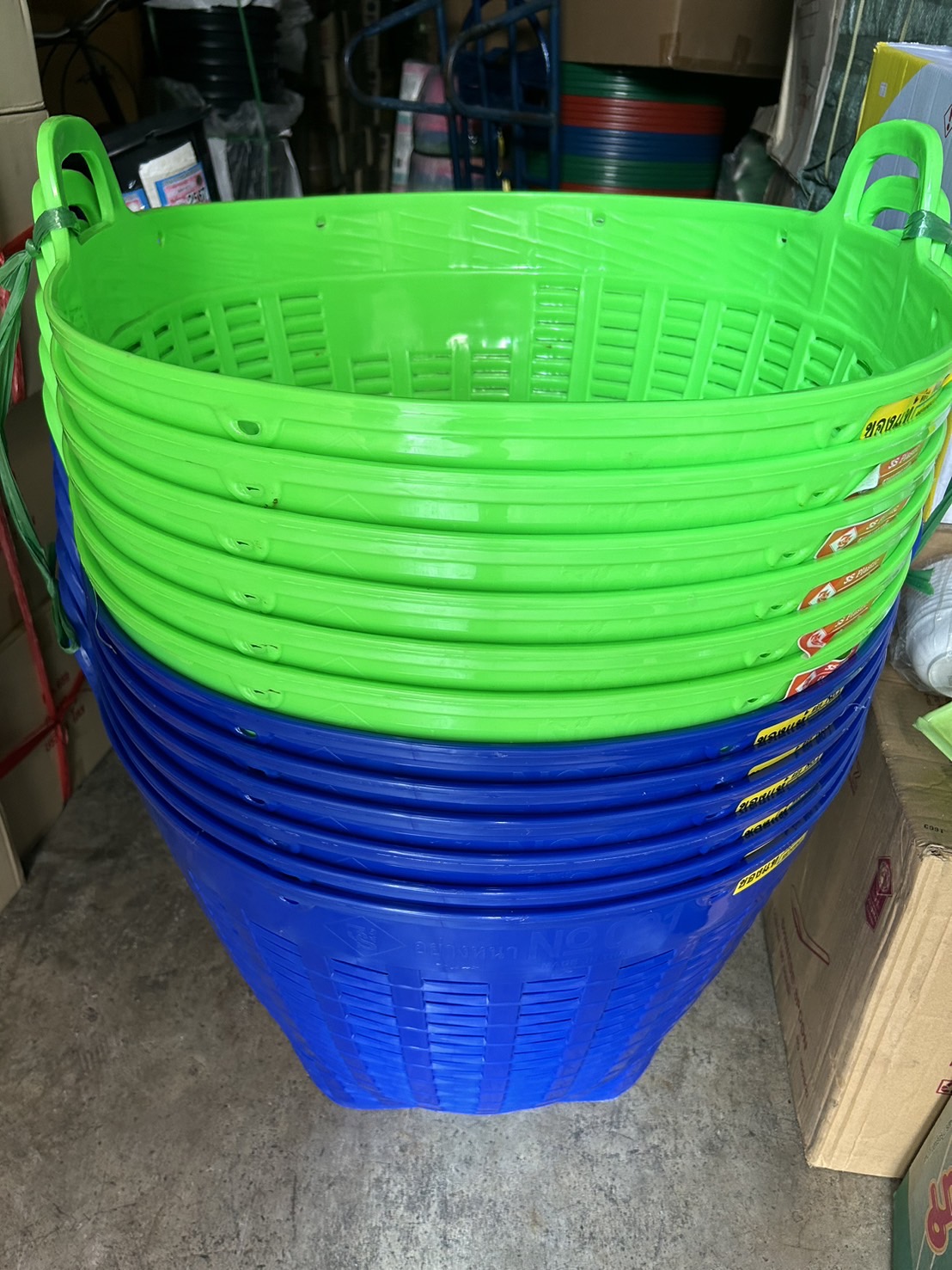 P11394 เข่งเบอร์ 1 หนักใบละ 3 กิโล (66*66*51 cm.) เกรดเอ (ราคาส่งต่อ 1 มัด: 10 ใบ:เฉลี่ย 330 บต่อใบ)