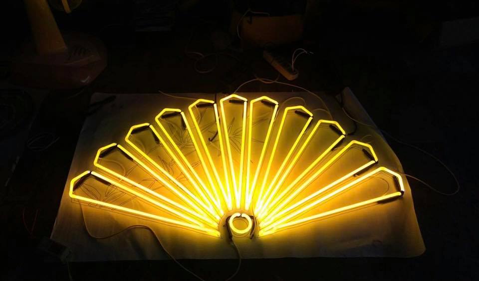 #ป้ายนีออนดัดหลอดแก้ววินเทจ