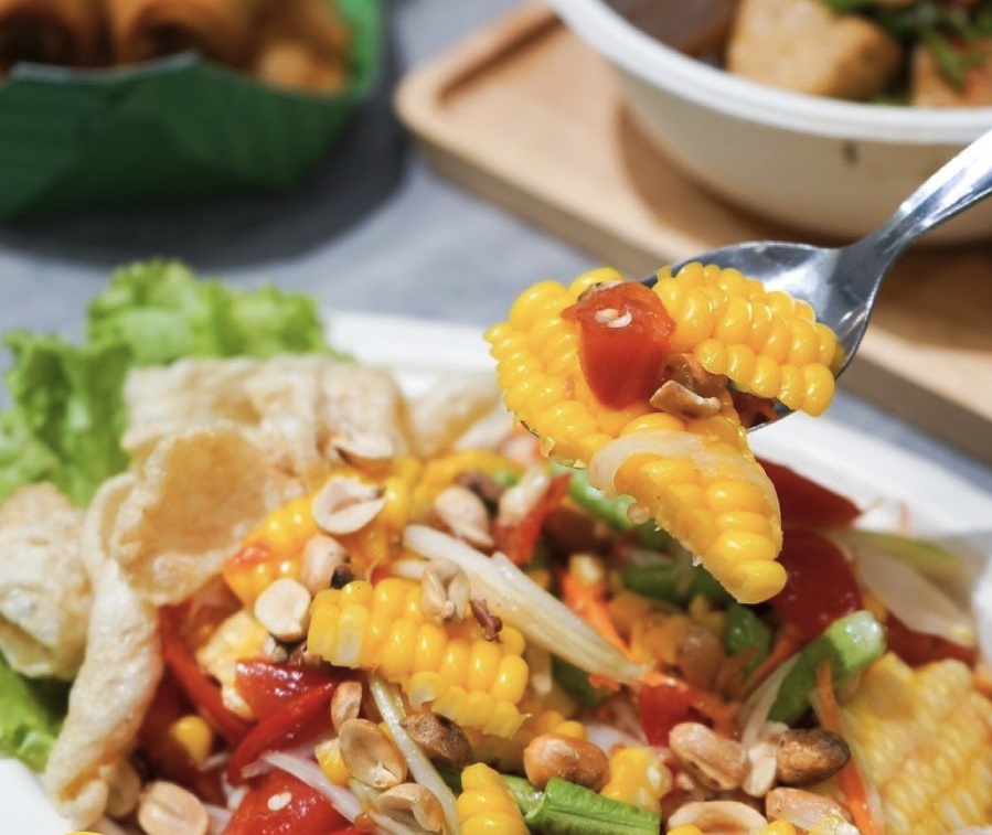 ตําไหลบัวข้าวโพด Corn Spicy Salad