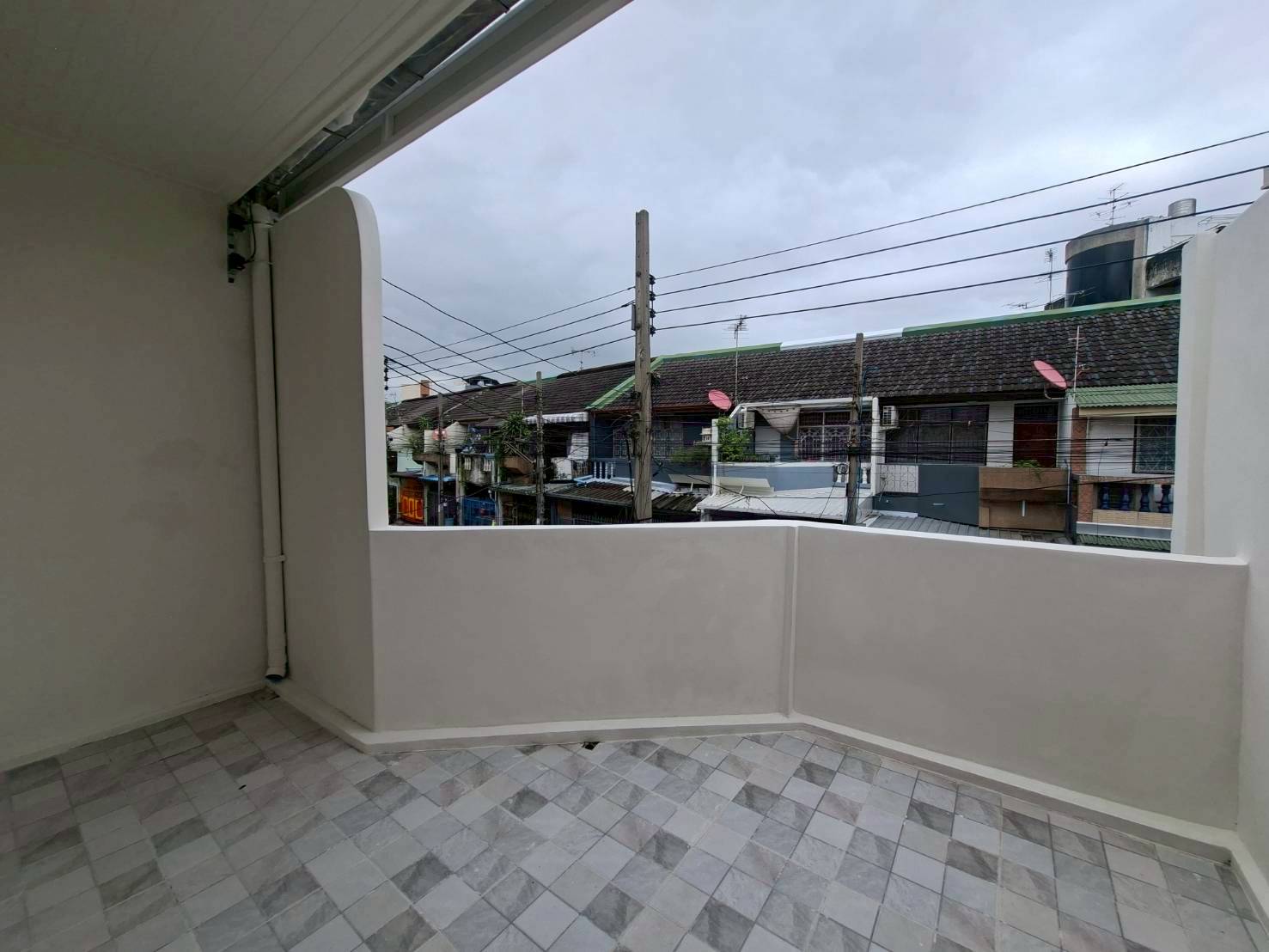 ขายทาวน์เฮ้าส์ 2 ชั้น ซอยอุดมสุข 47 รีโนเวทใหม่ทั้งหลังพร้อมอยู่ (N.1925)