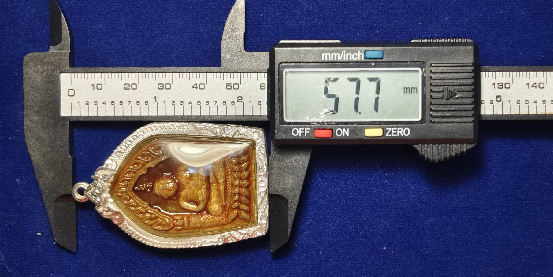 พระสังกัจจายน์ มหาลาโภ หลังพญาเต่าคำ รุ่น1 (เลี่ยมเงินแท้)ครูบาศรีมรรย์ ยโสธโร วัดบ่อเต่า จ.เชียงใหม่ ปี2556