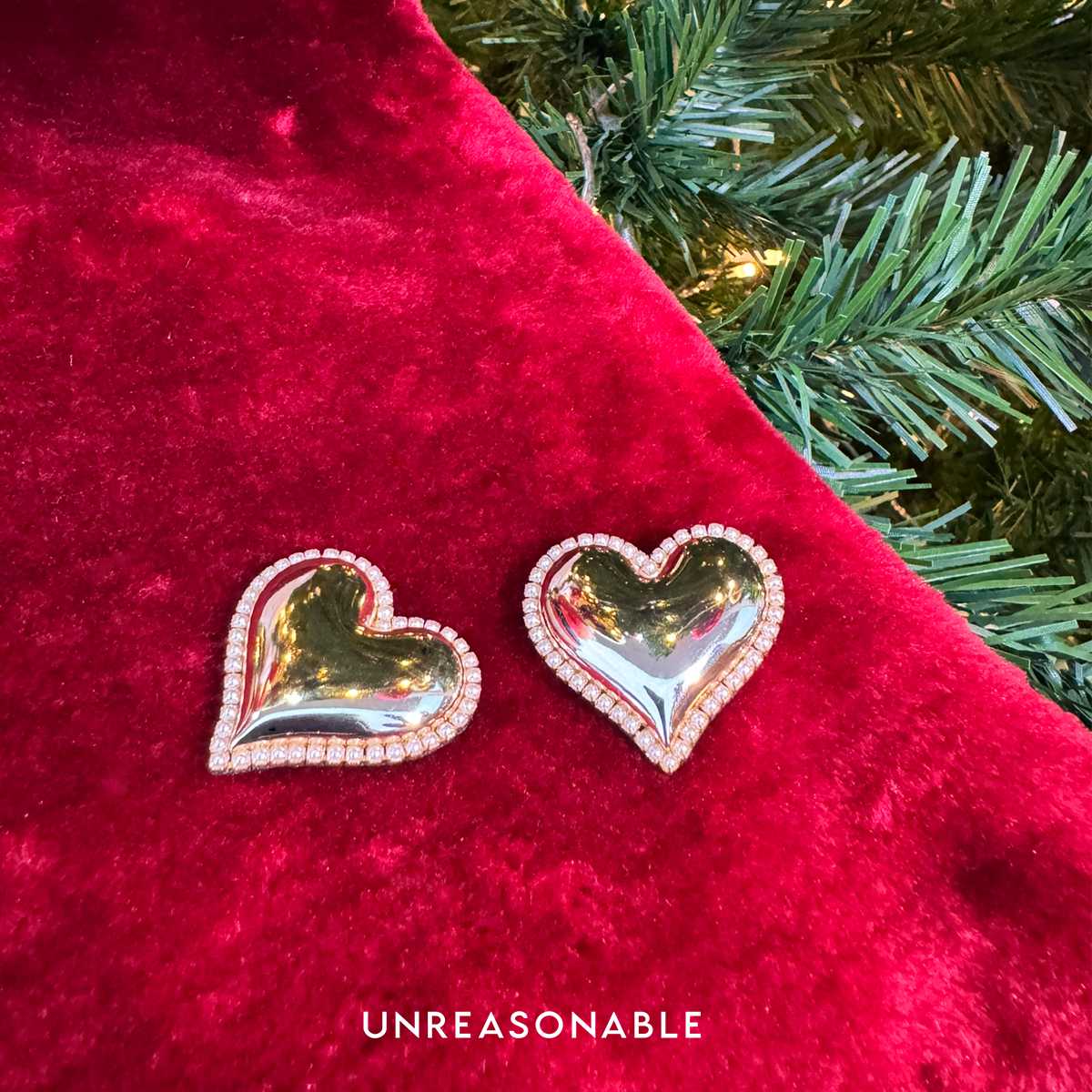 ต่างหูหัวใจสีทอง Golden Heart UA0975-01 Unreasonable Accessories