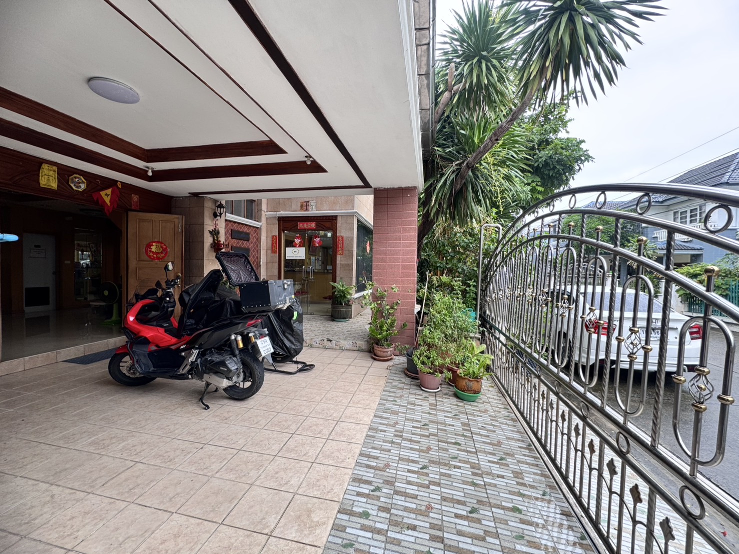 ขายบ้านเดี่ยว 2 ชั้น ในหมู่บ้านรัชดา1 (ซอยลาดพร้าว 80 แยก 24) ใกล้เซ็นทรัลอีสต์วิลล์ (N.1770)