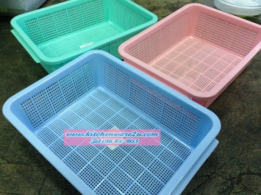 P06311 ตะแกรงพลาสติก ตาถี่ สไตล์ญี่ปุ่น (14.4 x 20.5 x 6.5 cm) No.DK4 ราคาส่งต่อ 1 โหล: 12 ใบ