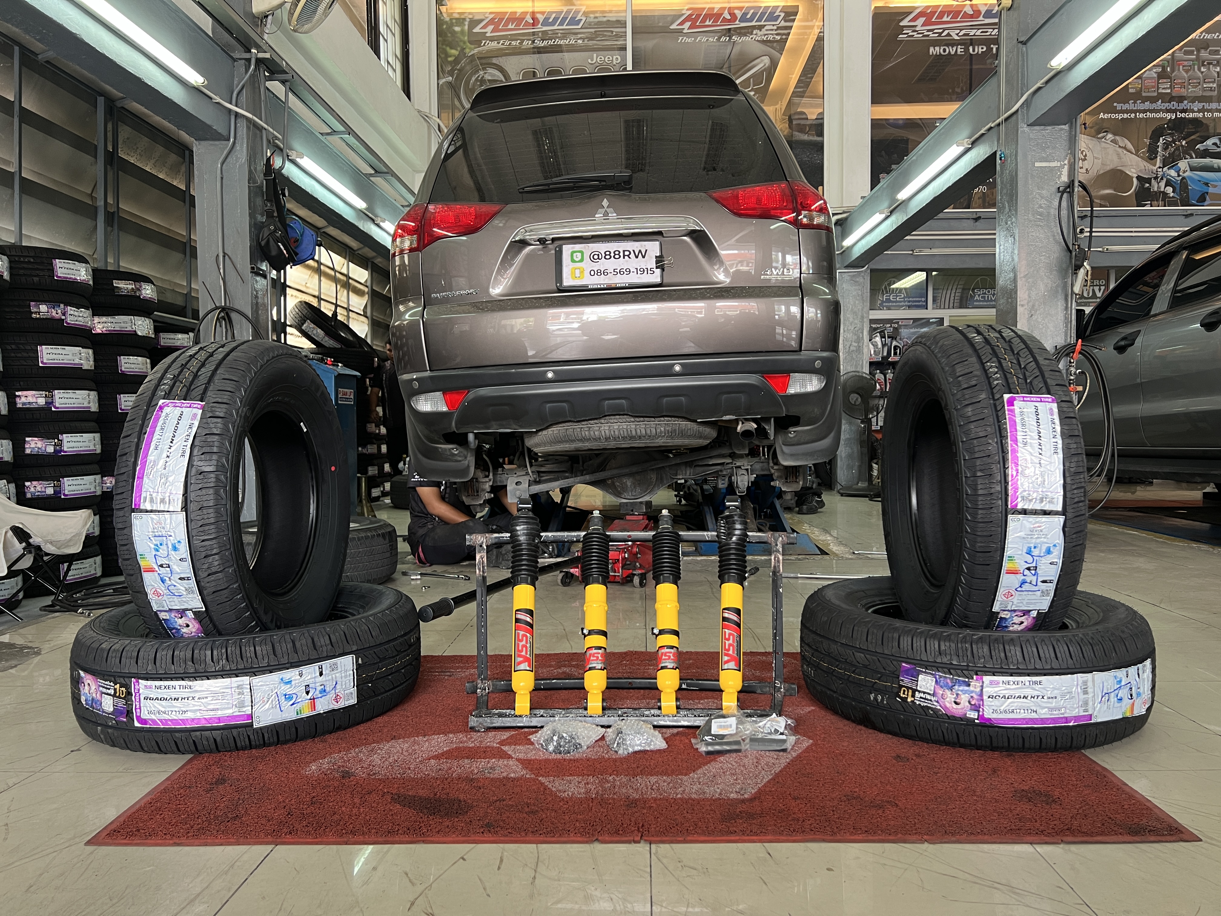 MITSUBISHI PAJERO เข้ารับบริการอัพเกรดช่วงล่างรถยนต์ พร้อมเปลี่ยนยางรถยนต์ เน้นใช้งานประจำวัน พรีเมี่ยม นุ่มเงียบ ประกันดี [+] YSS DTG กระบอกเหลือง วาล์วแปรผันอัตโนมัติ [+] NEXEN RH5 265/65R17 *ประกันยาง NEXEN 1 ปีหรือ 25,000 กม. เปลี่ยนเส้นใหม่ฟรี *เพื่อความสะดวกในการรับบริการ นัดหมายเวลาก่อนเข้ารับบริการทุกครั้งครับ 𝙊𝙪𝙧 𝙎𝙚𝙧𝙫𝙞𝙘𝙚 บริการทางร้านเรารับทำอะไรบ้าง 🔧 มียางรถยนต์ทุกยี่ห้อให้เลือกซื้อ 🔧 โช้คอัพ สปริง 🔧 เช็คช่วงล่าง แก้ปัญหาให้ตรงจุด 🔧 ติดตั้งยางแบบไร้รอย 100% 🔧 บริการสลับยาง ตามอายุ 🔧 บริการล้างลิ้นปีกผีเสื้อ 🔧 บริการเช็คระยะรถยนต์ 🔧 เปลี่ยนถ่ายของเหลวทั้งระบบ 🔧 ตั้งศูนย์ด้วยเครื่อง HUNTER นำเข้าจาก USA สอบถามข้อมูลเพิ่มเติม หรือนัดหมายเข้ารับบริการ ☎️ : 08-6569-1915 ☎️ : 08-6544-5963 Line id : @88rw Tiktok : https://www.tiktok.com/@88rwycrr Youtube : https://youtube.com/@88rw Facebook : https://www.facebook.com/88rwtire Location : https://goo.gl/maps/HrNUAZXPN94KvxZ98?coh=178573&entry=tt #รถยนต์มีปัญหาไม่รู้ต้องแก้ตรงไหน ทางเรายินดี ตรวจหาปัญหาและหาวิธีแก้ บอกลูกค้าก่อนลงมือทำเสมอราคาเป็นธรรมไม่เอาเปรียบ สบายใจคุณลูกค้า ร้านยางเจริญรุ่งเรือง ยินดีต้อนรับครับ