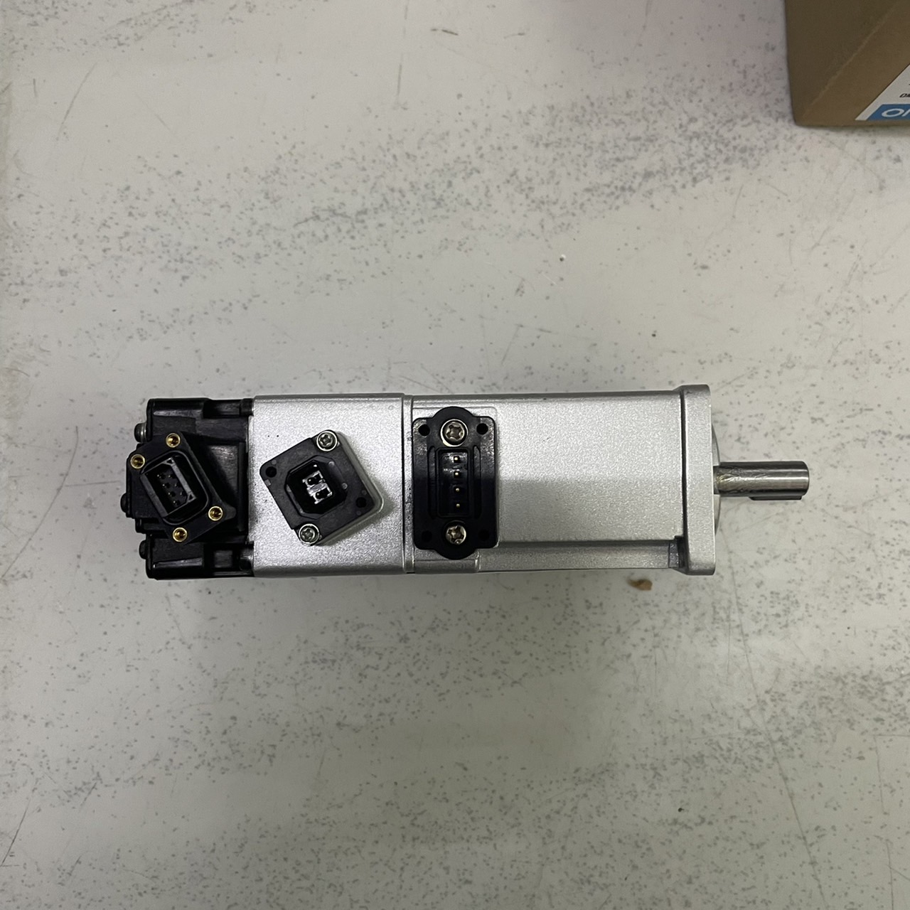 จำหน่าย ขาย ซ่อม SERVO MOTOR OMRON R88M-K10030T-BS2