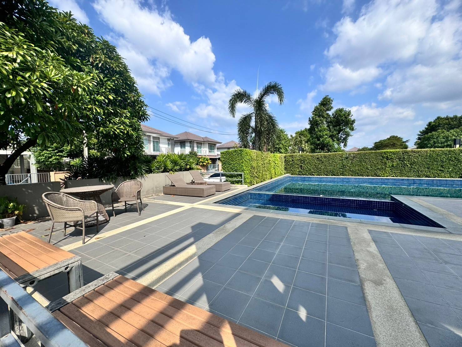 ขาย เช่า บ้านเดี่ยวหมู่บ้านเดอะแพลนท์รังสิต-คลอง3 หลังมุม เช่า 20,000 บาท อ.คลองหลวง ปทุมธานี ( N.1460 )