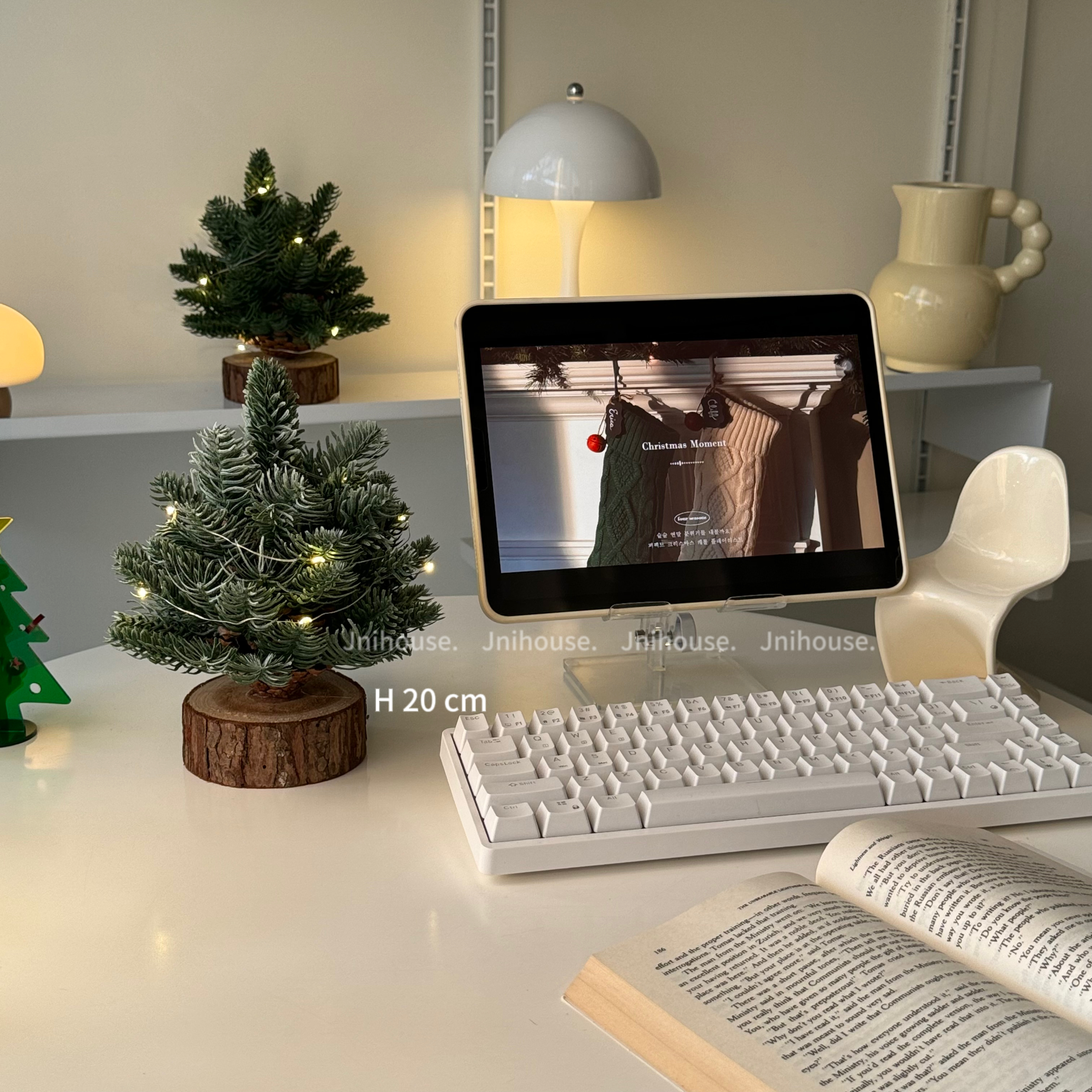 [พร้อมส่ง] ต้นคริสต์มาสพร้อมไฟประดับ (Wooden Base Pine Tree)