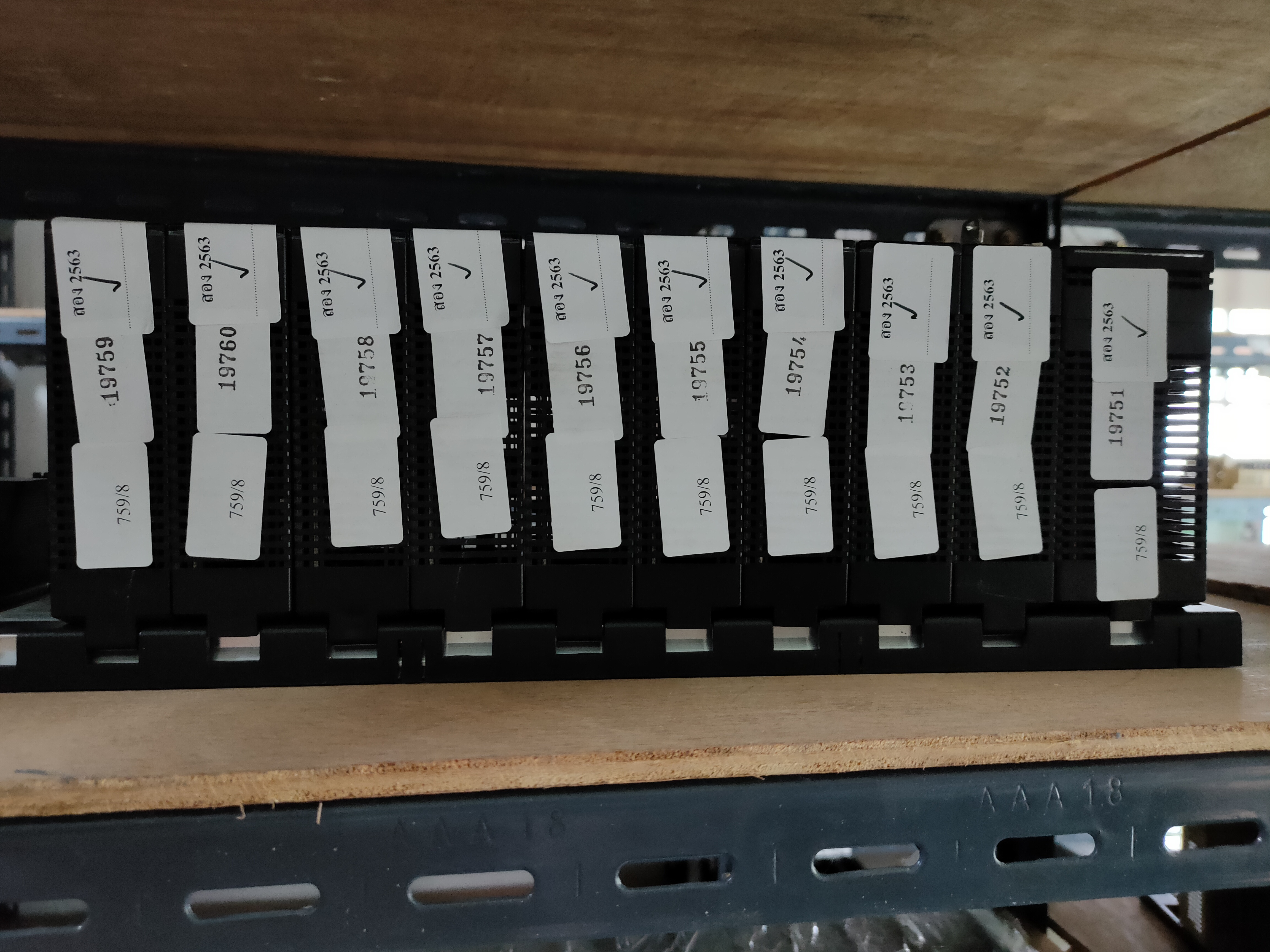 PLC " GE FANUC " MODEL : IC693PWR330G