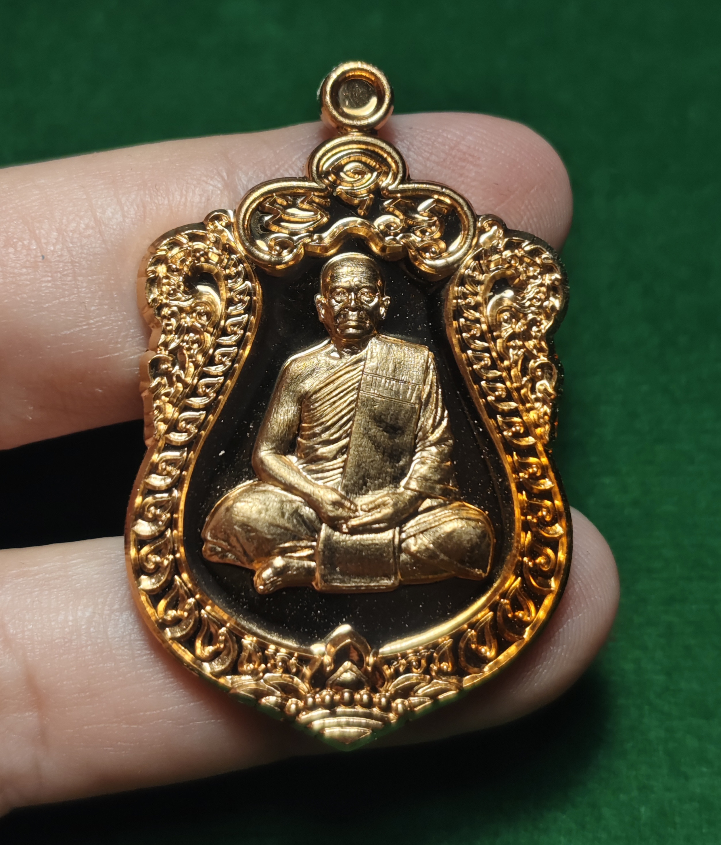 เหรียญเสมา รุ่น2 เนื้อทองฝาบาตร (เลขมงคล898) หลวงพ่อรัตน์ วัดป่าหวาย จ.ระยอง ปี2564
