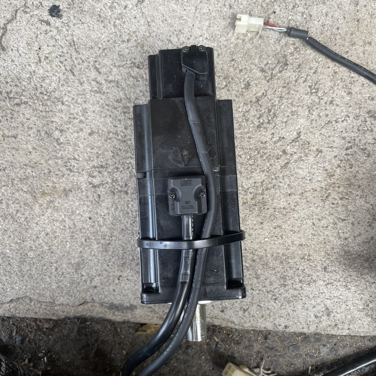 SERVO MOTOR " HARMO " MODEL : SGMAS-04AXA-DH33