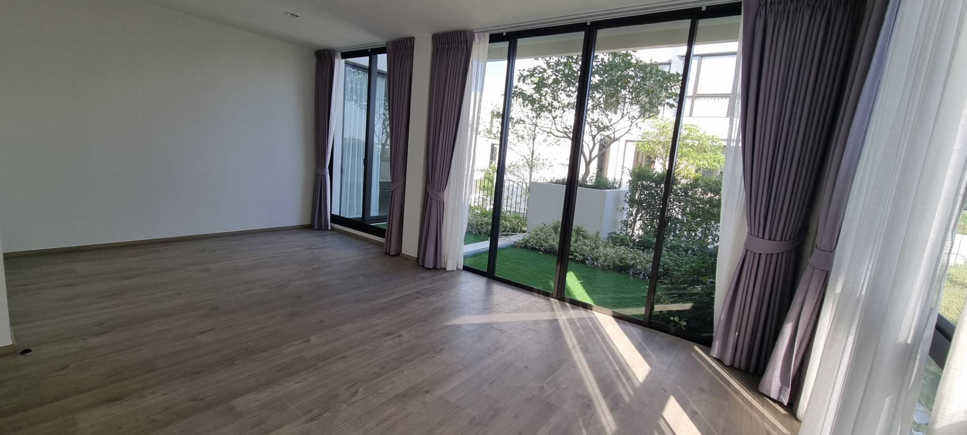 ให้เช่าบ้านเดี่ยว 3 ชั้น หมู่บ้าน แอร์รี่ กรุงเทพกรีฑาพร้อมอยู่ เขตลาดกระบัง กทม (N.1548)