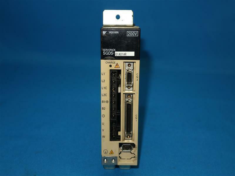 SGDS-01A01AR SERVO DRIVE YASKAWA