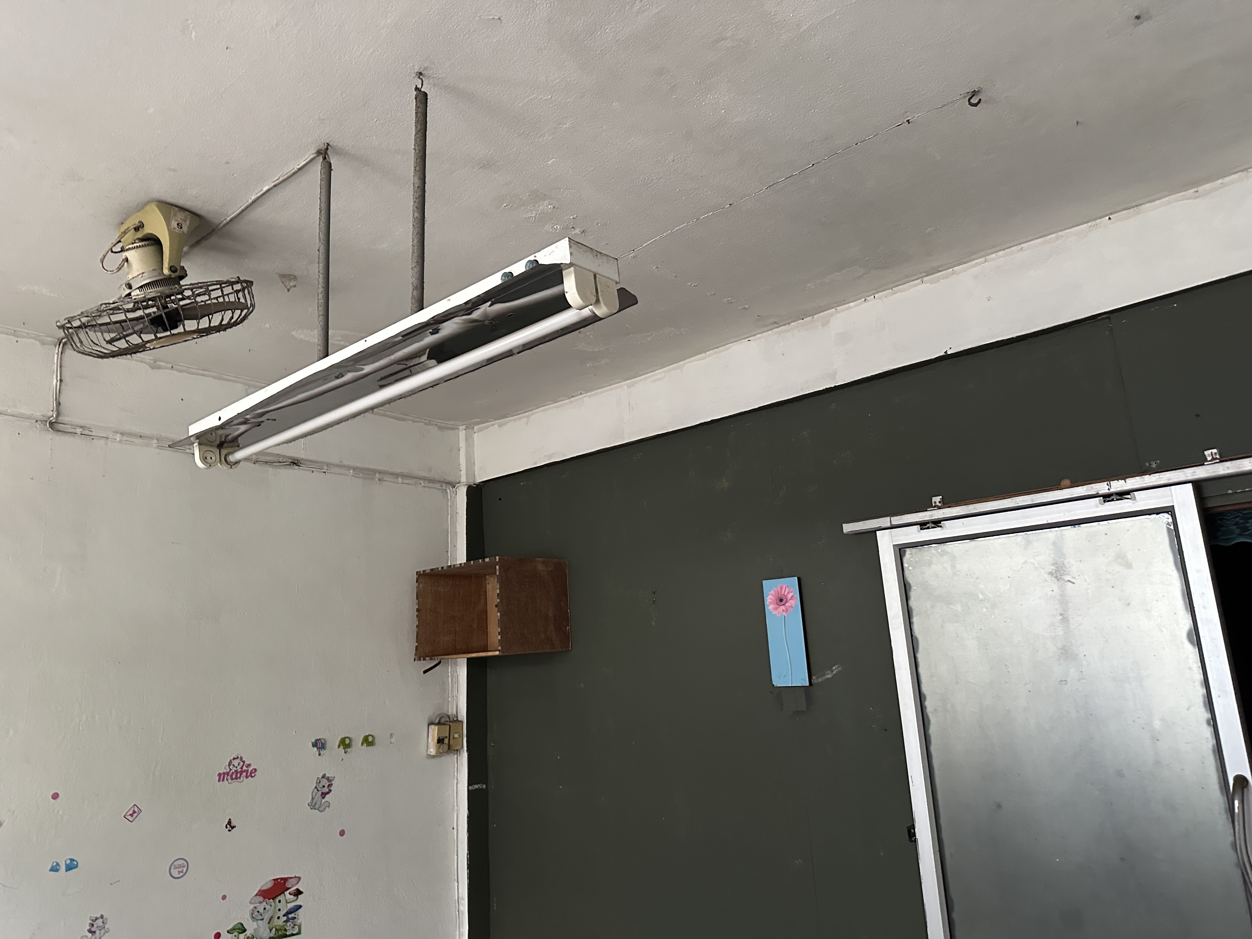 ขายอาคารพาณิชย์ 3 ชั้น ถ.ลาดพร้าว 62 หมู่บ้านตะวันรุ่ง ขนาด 15 ตรว. เหมาะสำหรับทำการค้า,สำนักงาน และพักอาศัย