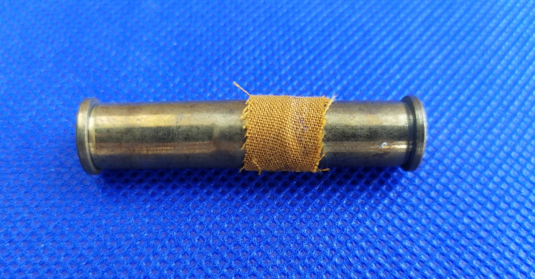 ตะกรุดปลอกลูกปืน บรรจุแร่เหล็กไหล (ครูบาอินถา-วัดยั้งเมิน ) ปี 2557 (พระอริยสงฆ์ผู้ปฏิบัติดี ปฏิบัติชอบ มีเมตตาธรรมสูงมาก)