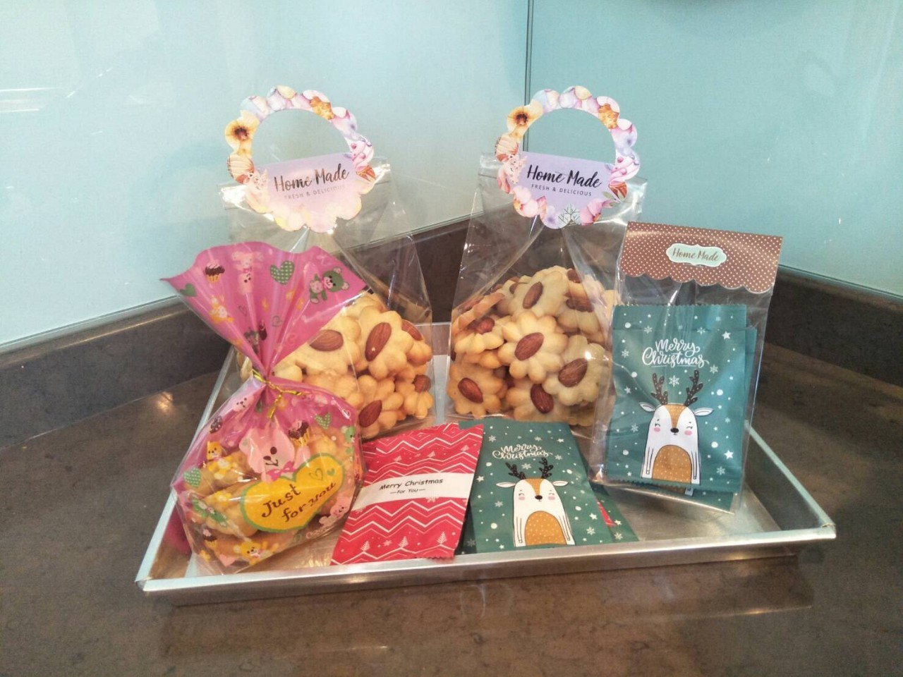 คุกกี้เนยสดรูปดอกไม้สวยงาม กรอบ หอมเนย ทำจากวัตถุดิบอย่างดี (ถุงใหญ่/ ไม่มีอัลมอนด์)