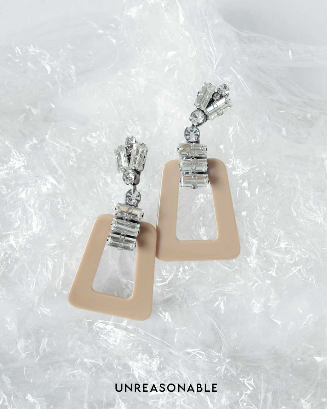 ต่างหู สีนูด ต่างหูคลิป ต่างหูก้านเงินแท้ น้ำหนักเบา สวยใส่สบาย UA0860-02 Unreasonable Accessories