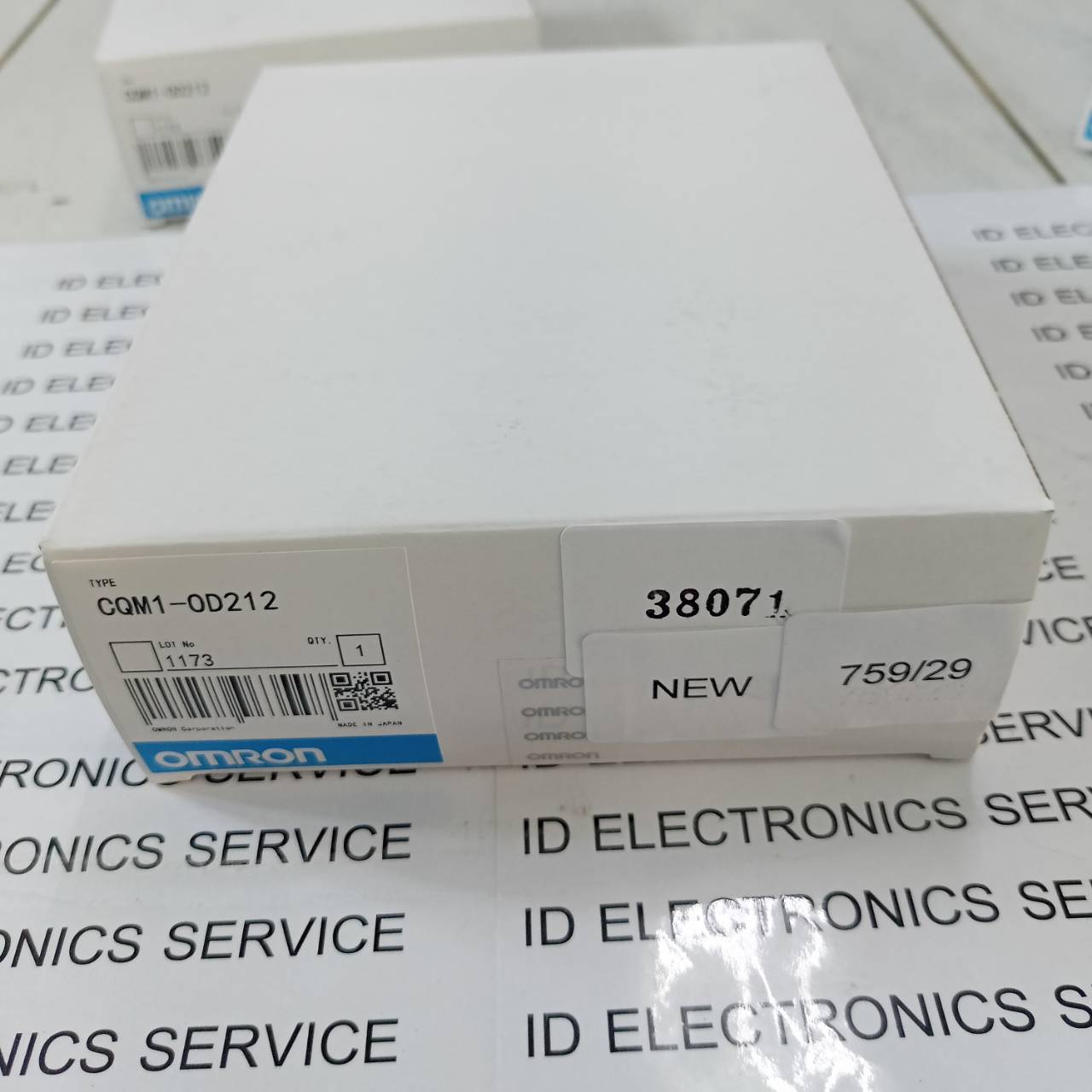 PLC " OMRON " MODEL : CQM1-OD212