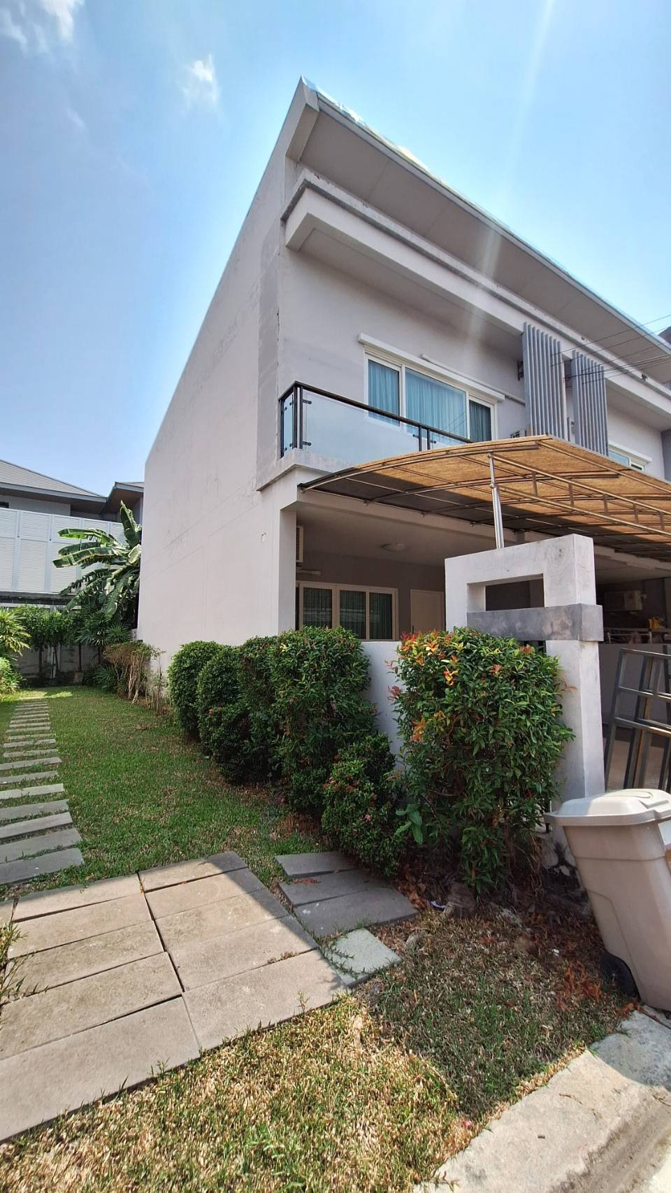 ขายทาวน์เฮ้าส์ หมู่บ้านดิ เอ็กซ์คลูซีฟ พัฒนาการ 44 (The Exclusive Village - Pattanakarn 44) (N.942)