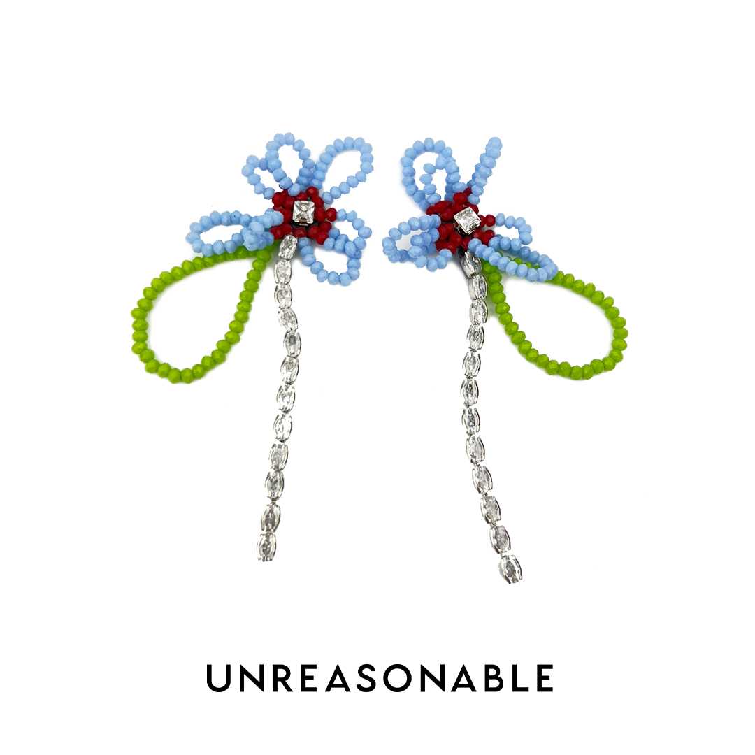 ต่างหูดอกไม้ สีฟ้า เพชร CZ ต่างหูคลิป ต่างหูก้านเงินแท้ น้ำหนักเบา UA0808-01 Unreasonable Accessories