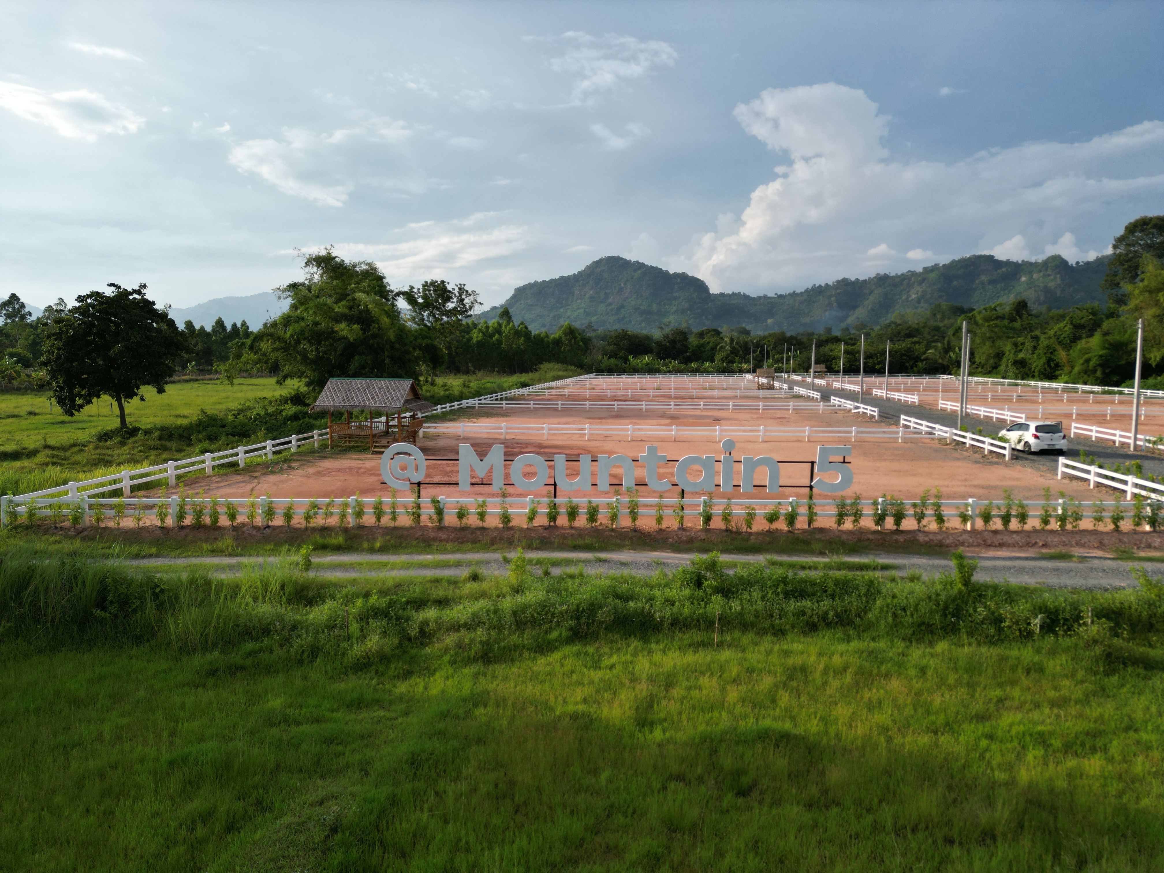 ที่ดินนครนายก วิวภูเขาสวยๆ ราคาแปลงละ 1.36 ล้านบาท สด และผ่อน