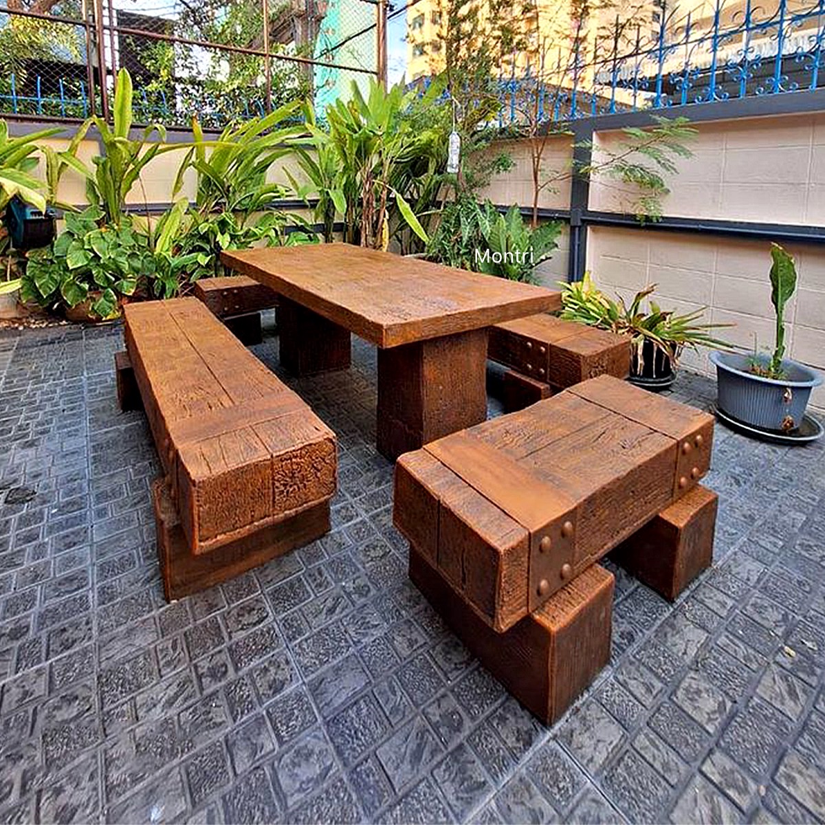 ชุดโต๊ะสนามไม้หมอน สไตล์ธรรมชาติ ขนาดยาว 2 เมตร นั่งได้ 12-14 ท่าน งานดีไซน์โดยคนไทย มีบริการจัดส่งพร้อมติดตั้งทั่วไทย
