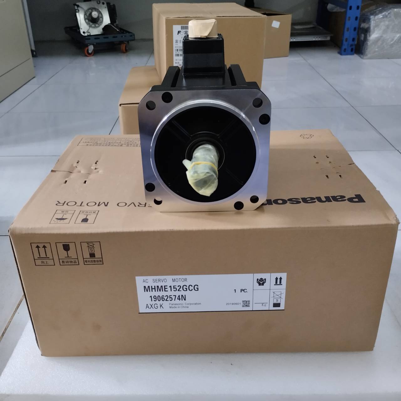 SERVO MOTOR " PANASONIC " MODEL : MHME152GCG