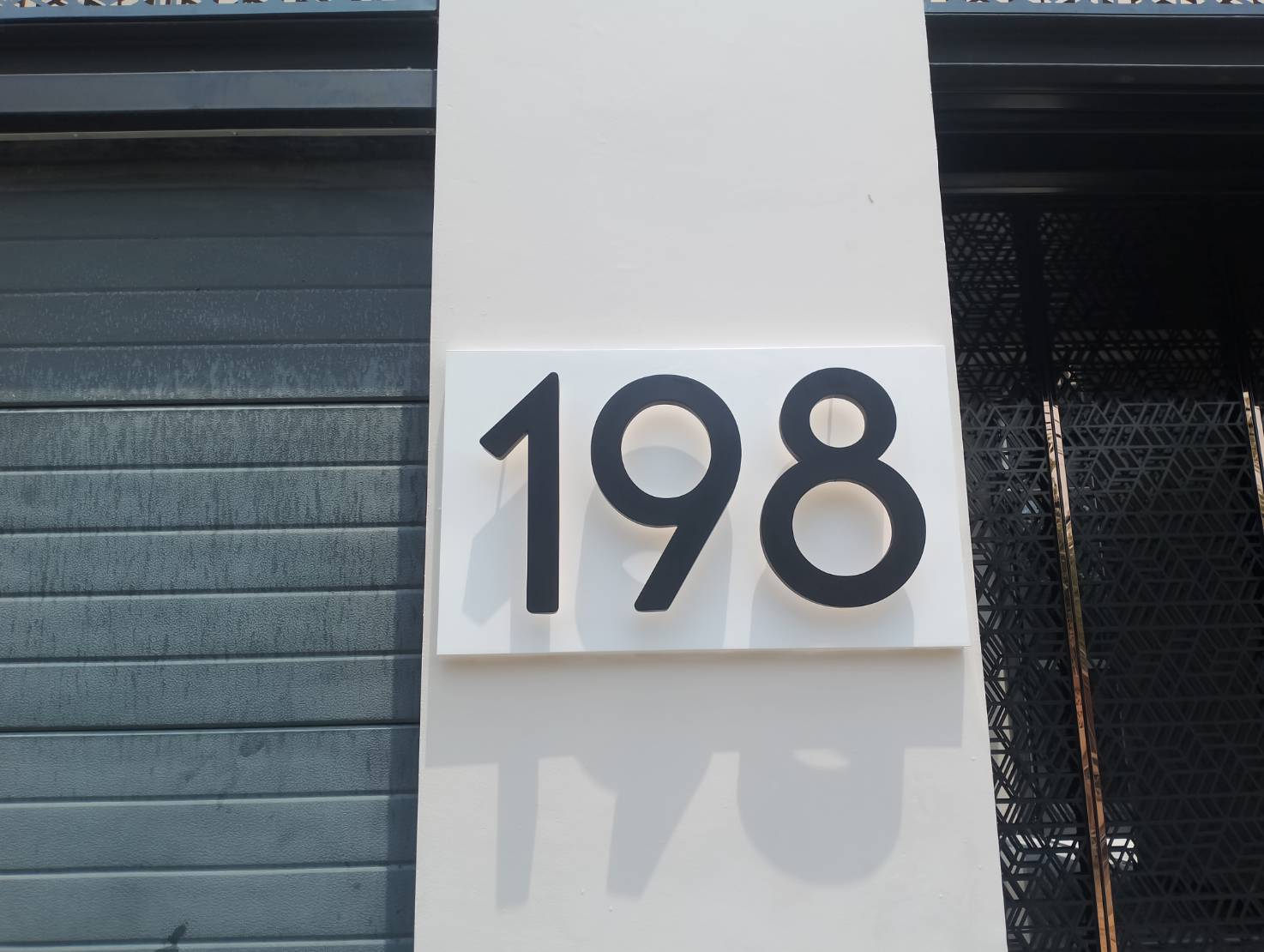 บ้านเลขที่ + ไฟออกหลัง อักษรแสตนเลส สูง 35 cm