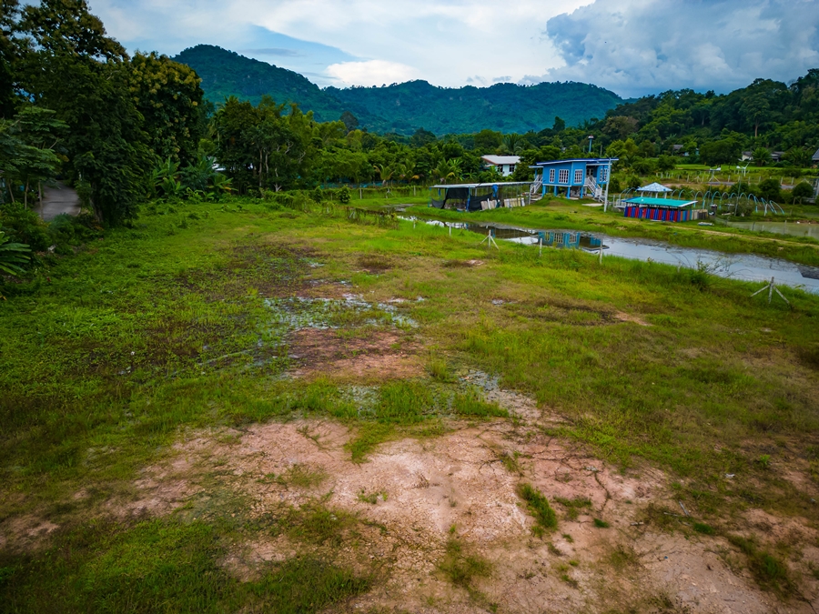 ที่ดินนครนายก ที่ดินวิวเขา อยู่ใกล้ชุมชน เหมาะกับทำการค้าขาย ทำธุรกิจ