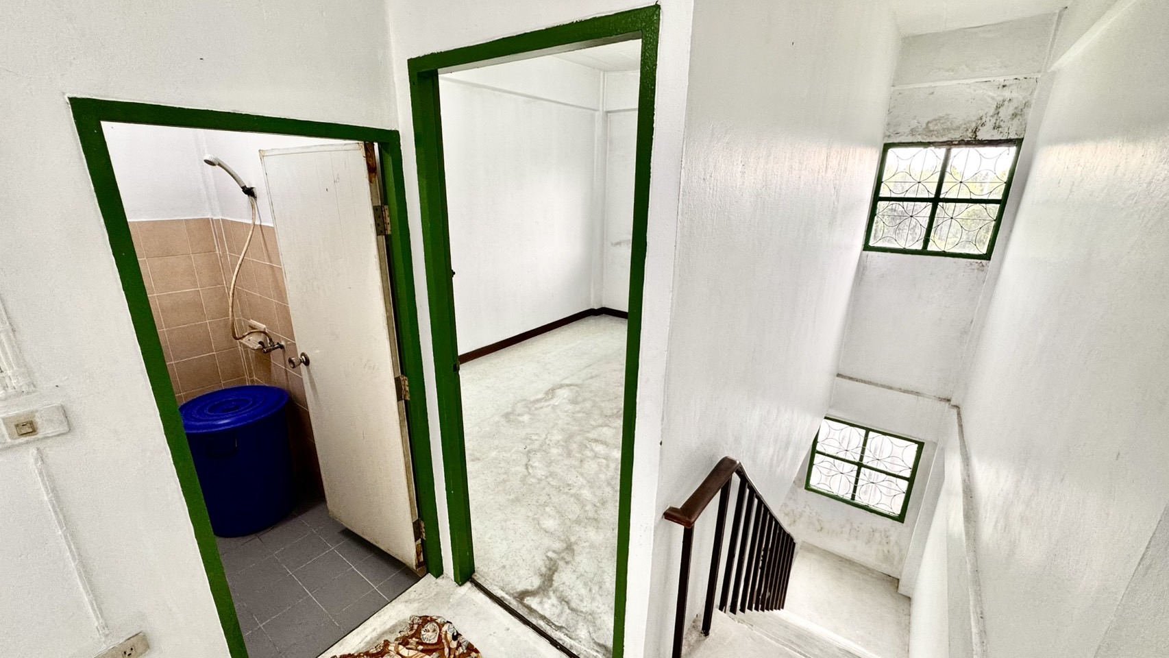 ขายอาคารพาณิชย์ 2.5 ชั้น หมู่บ้านบัวทองธานีพาร์ค บางบัวทอง 2ห้องนอน 2 ห้องน้ำ 20 ตารางวา นนทบุรีทำเลบางบัวทอง ราคา : 1,700,000 บาท