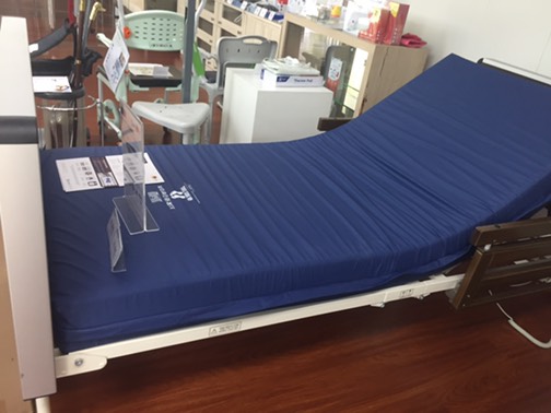 ที่นอนโฟมป้องกันแผลกดทับ แบรนด์ Funke Medical รุ่น Hyper Foam Plus ที่นอนโฟมพิเศษ 2 ชั้น ของแท้ รับประกันชั้นโฟมศูนย์ไทย 3 ปี แบรนด์จากประเทศเยอรมัน + แถมฟรี ที่ตัดแบ่งเม็ดยา