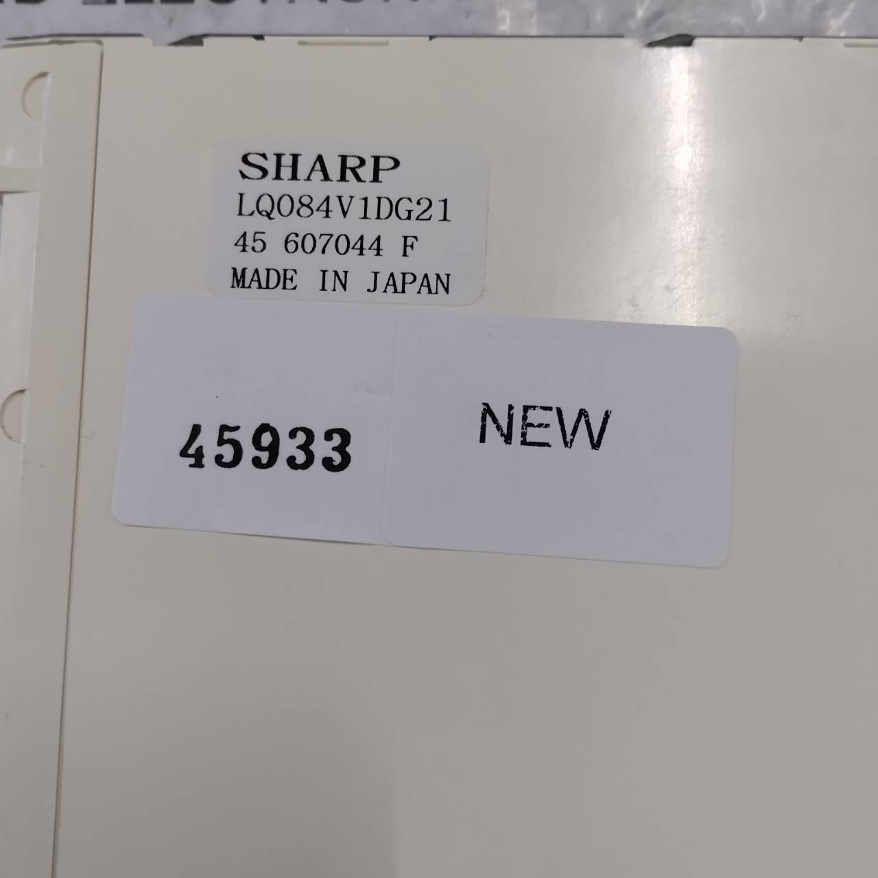 LCD PANEL " SHARP " MODEL : LQ084V1DG21