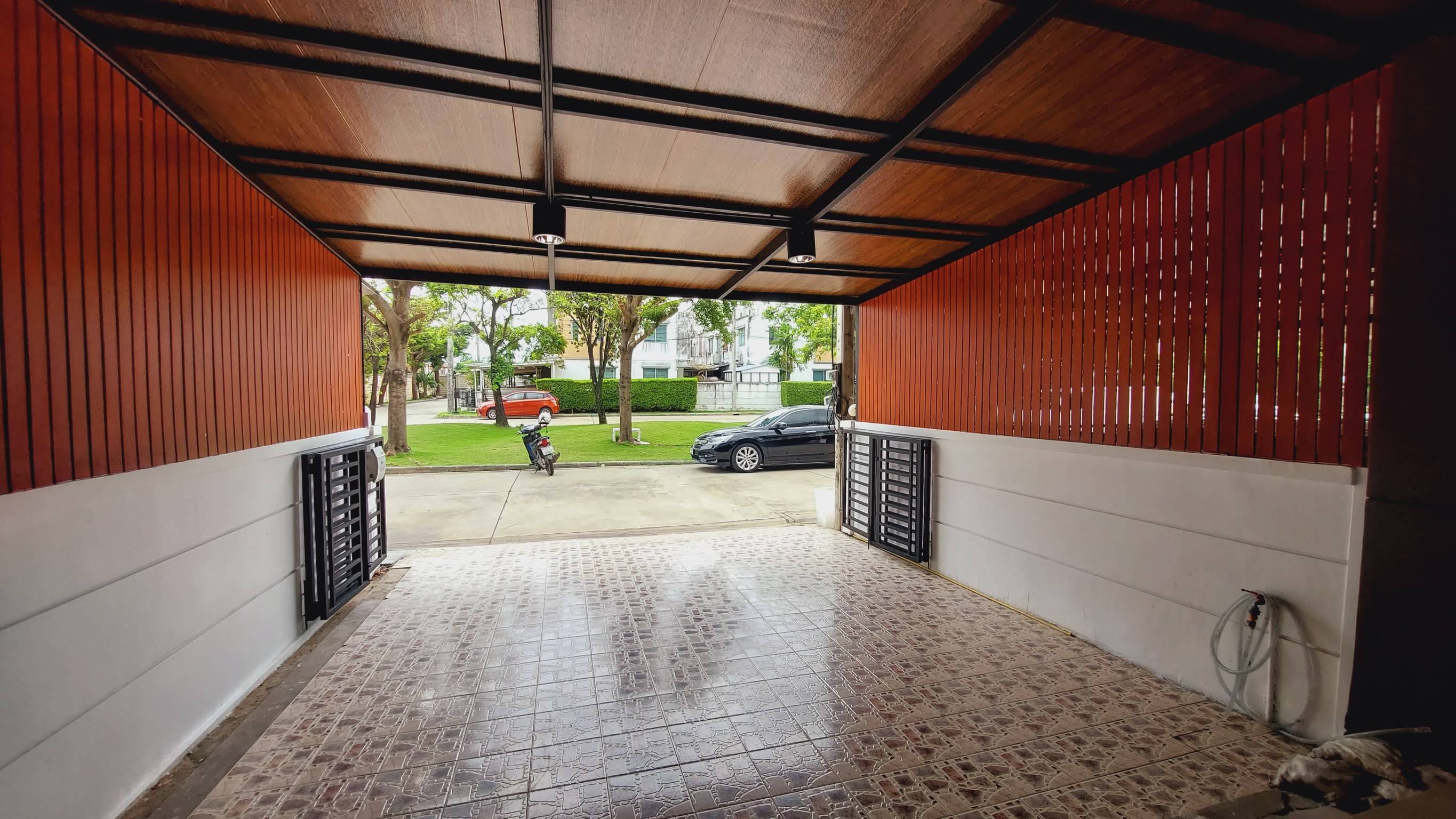 ให้เช่าทาวน์โฮม 3 ชั้น ลาดกระบัง 20/1 ทาวน์พลัส อ่อนนุช-ลาดกระบัง (N.767)