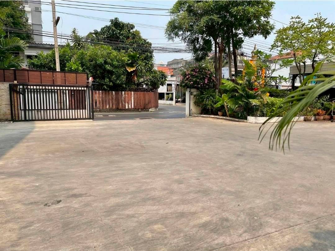 ให้เช่าพื้นที่ขนาด 60 ตร.ว. เหมาะทำคาเฟ่ ออฟฟิศย่าน เอกมัย 12 (N.1918)