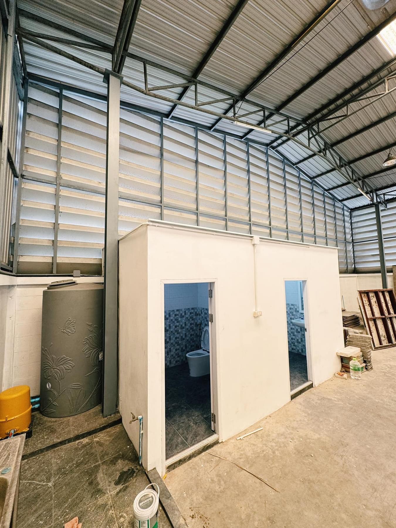 ให้เช่าโกดังบนถนนรัชดา ใกล้MRTรัชดาเพียง 450 เมตร(ซอยรุ่งเรือง) N.1340