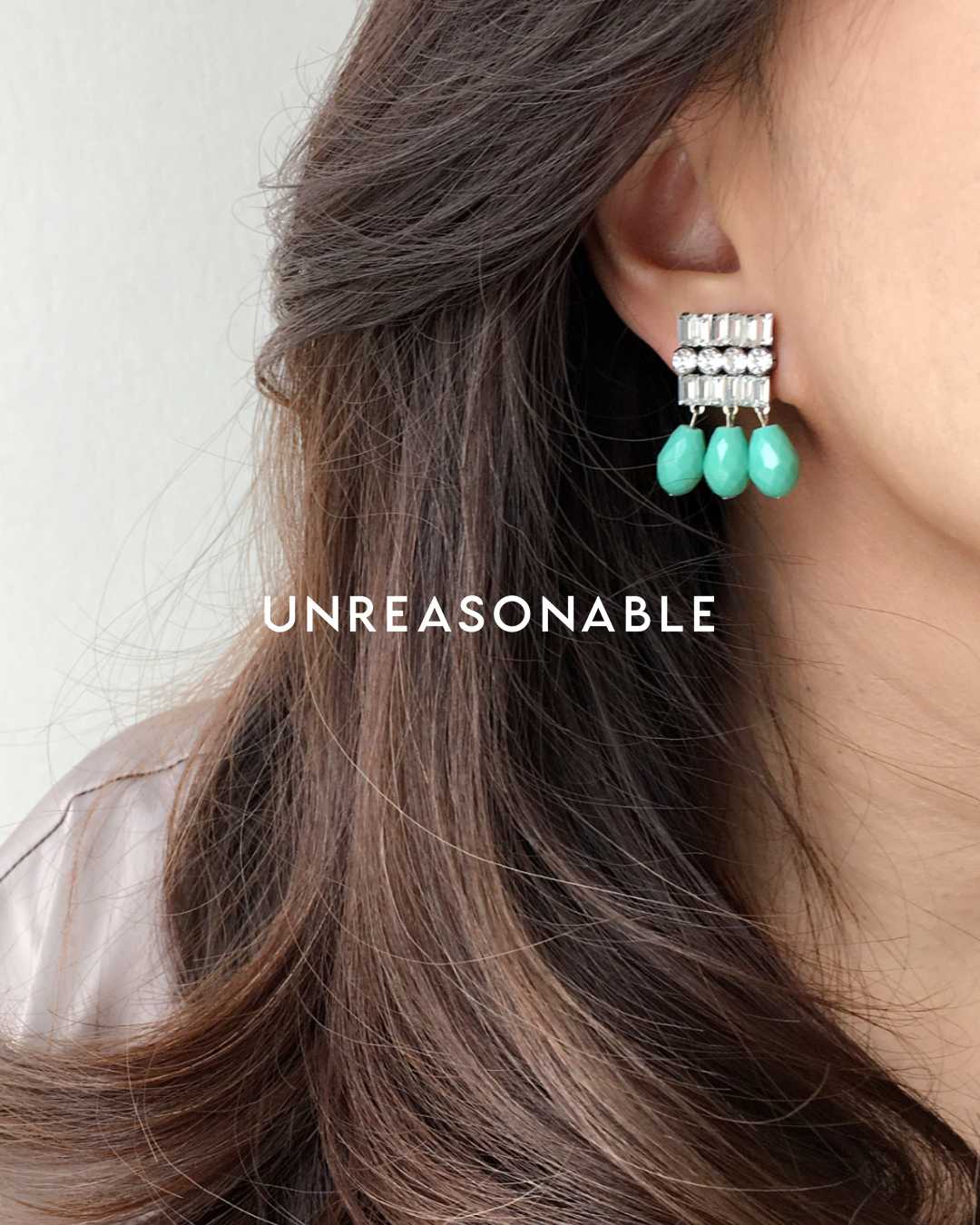 ต่างหู Drop สีเขียว ต่างหูคลิป ต่างหูก้านเงินแท้ น้ำหนักเบา สวยใส่สบาย UA0718-02 Unreasonable Accessories