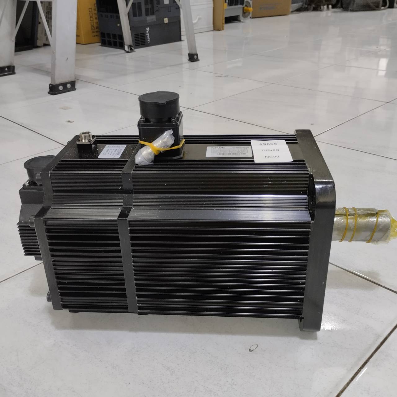 SERVO MOTOR " XINJE " MODEL : MS5G-180STE-TL28015BZ-44P4-S01
