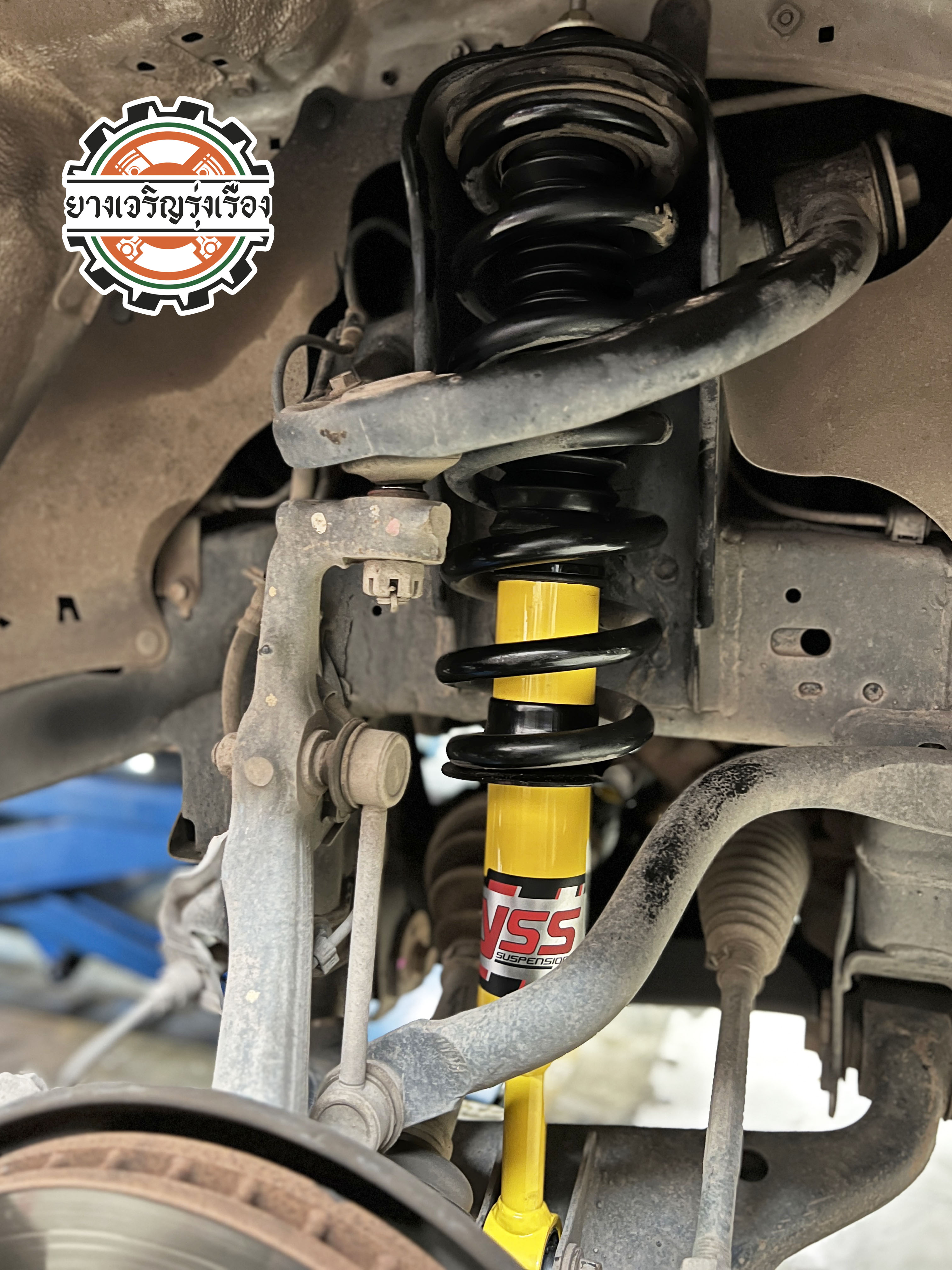 TOYOTA FORTUNER รุ่นใหญ่เข้ารับบริการติดตั้งโช๊คอัพใช้งานประจำวัน เน้นนุ่มนวล เพิ่มความกระชับ นั่งใช้งานทั่วไป ลดอาการย้วยโยน เดินทางมั่นใจ ติดตามเพจเรามานานวันนี้มีเวลาจึงเดินทางเข้ารับบริการมีของพร้อมใส่ไม่ต้องรอ [+] YSS DTG กระบอกเหลือง เซ็ทโช๊คอัพ หน้า/หลัง = 10,900 บาท ล้อเดิม ยางเดิม ก็ขับสนุกได้ [+] พร้อมบริการติดตั้ง + Set up ให้เหมาะกับยาง [+] ขับสนุกด้วยบริการ ตั้งศูนย์ละเอียดให้เหมาะกับการใช้งานและลักษณะของช่วงล่าง --------------------------------- โทร : 08-6544-5963 บุ๊ก และทีมงาน ยินดีต้อนรับครับ 𝙊𝙪𝙧 𝙎𝙚𝙧𝙫𝙞𝙘𝙚 บริการทางร้าน เรารับทำอะไรบ้าง 🔧 ติดตั้งยางแบบไร้รอย 100% 🔧 บริการสลับยาง ตามอายุ 🔧 มียางรถยนต์ทุกยี่ห้อให้เลือกซื้อ 🔧 เช็คช่วงล่าง แก้ปัญหาให้ตรงจุด 🔧 บริการล้างลิ้นปีกผีเสื้อ 🔧 บริการเช็คระยะรถยนต์ 🔧 เปลี่ยนถ่ายของเหลวทั้งระบบ 🔧 ตั้งศูนย์ด้วยเครื่อง HUNTER นำเข้าจาก USA #รถยนต์มีปัญหาไม่รู้ต้องแก้ตรงไหน ทางเรายินดี ตรวจหาปัญหาและหาวิธีแก้ บอกลูกค้าก่อนลงมือทำเสมอราคาเป็นธรรมไม่เอาเปรียบ สบายใจคุณลูกค้า ---------------------------------- ดูแลให้คำปรึกษาทุกปัญหาคาใจ ไม่ทิ้งลูกค้า มีบริการหลังการขาย 【ให้ผู้เชี่ยวชาญของเรา ดูแลรถคุณ】 ร้านยางเจริญรุ่งเรือง ยินดีต้อนรับครับ ---------------------------------- #โช๊คอัพรถยนต์ #monroe #yss #kayaba #profender #ร้านยางเจริญรุ่งเรือง #นนทบุรี #งามวงศ์วาน #amsfix #บริการช่วงล่างรถยนต์ #ซ่อมบำรุงช่วงล่าง #เซทอัพโช๊คอัพรถยนต์