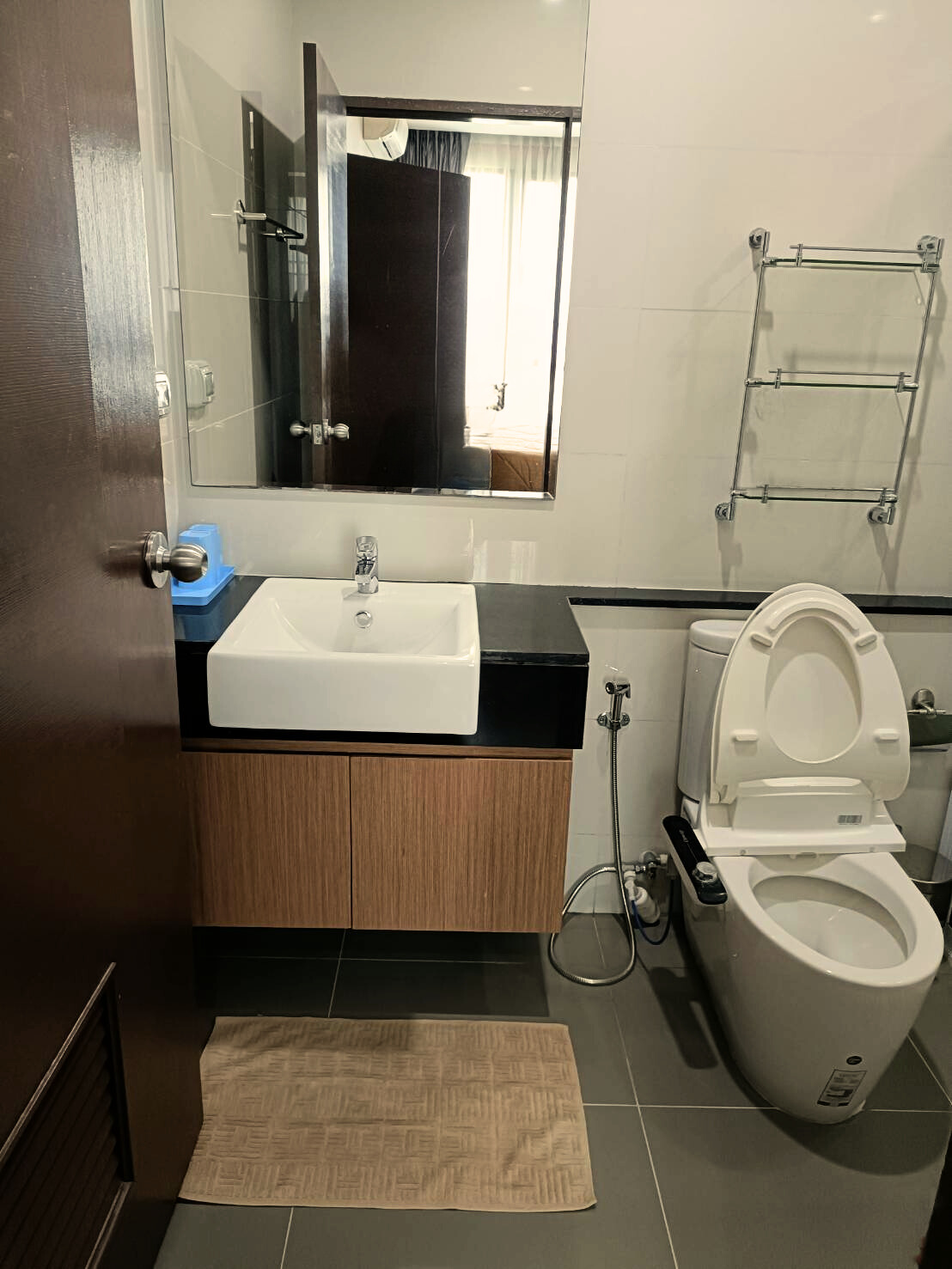 ขาย/เช่า คอนโด The Sky ศรีราชา ชั้น 11 ห้อง 1 bedroom 35.53 ตรม เฟอร์ครบ พร้อมเครื่องใช้ไฟฟ้า แอร์2เครื่อง ทีวี ตู้เย็น ไมโครเวฟ เครื่องทำน้ำอุ่น เครื่องซักผ้าฝาหน้า