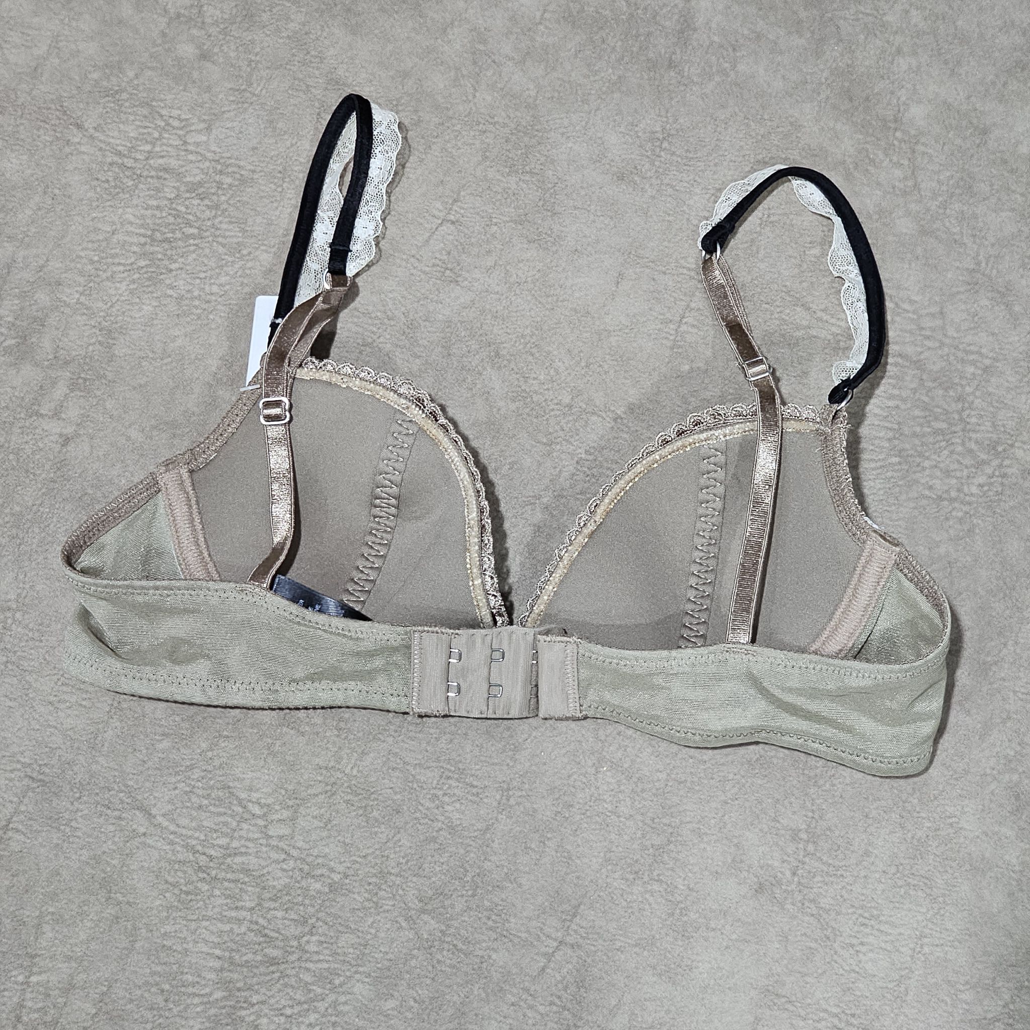 ของใหม่! ป้ายห้อย! ของแท้ 100%!! ชุดชั้นใน Elle Macpherson ขนาด UK32A/EUR70A